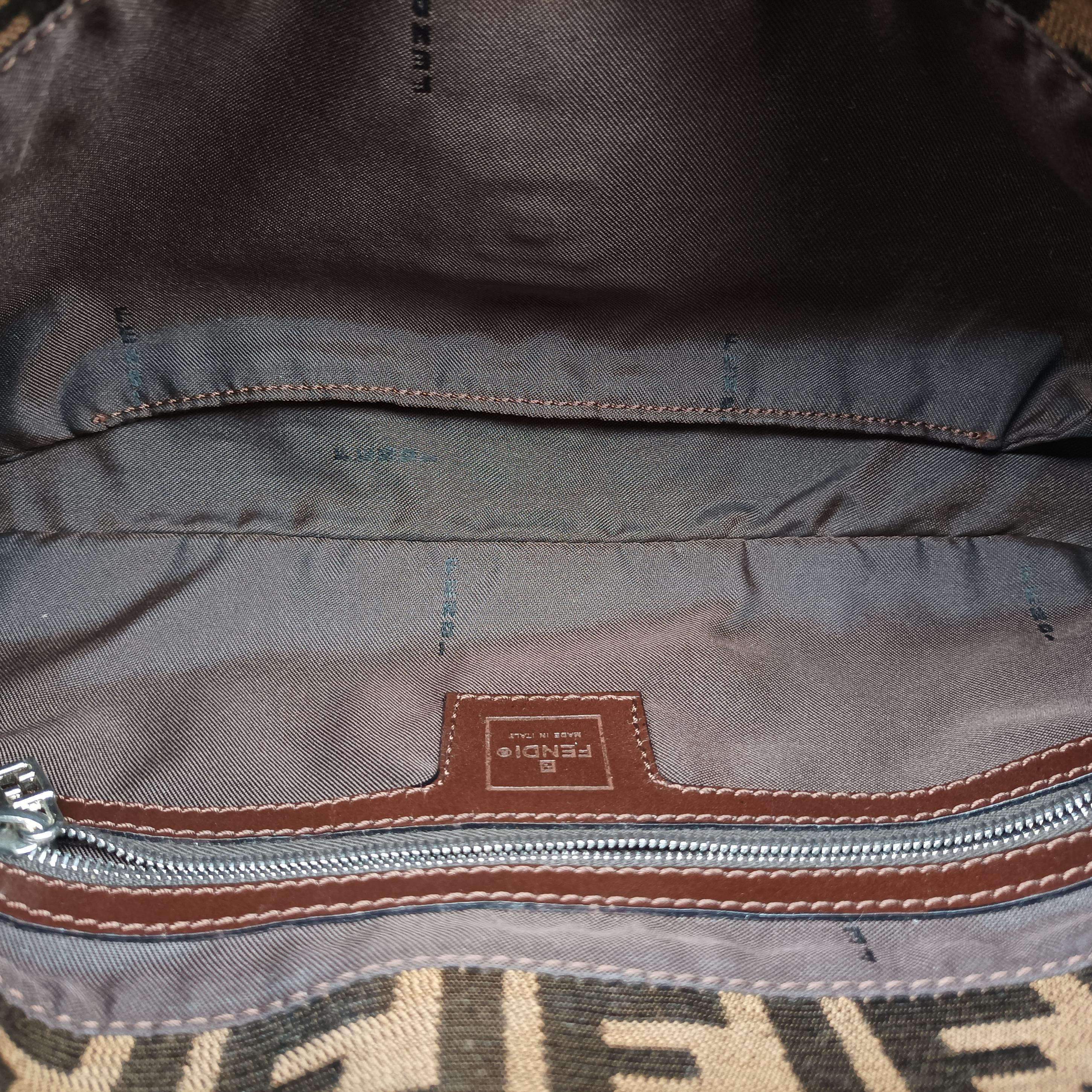 Pre-owned Fendi Baguette Brown canvas 26424 shoulderbag | stylenewstar