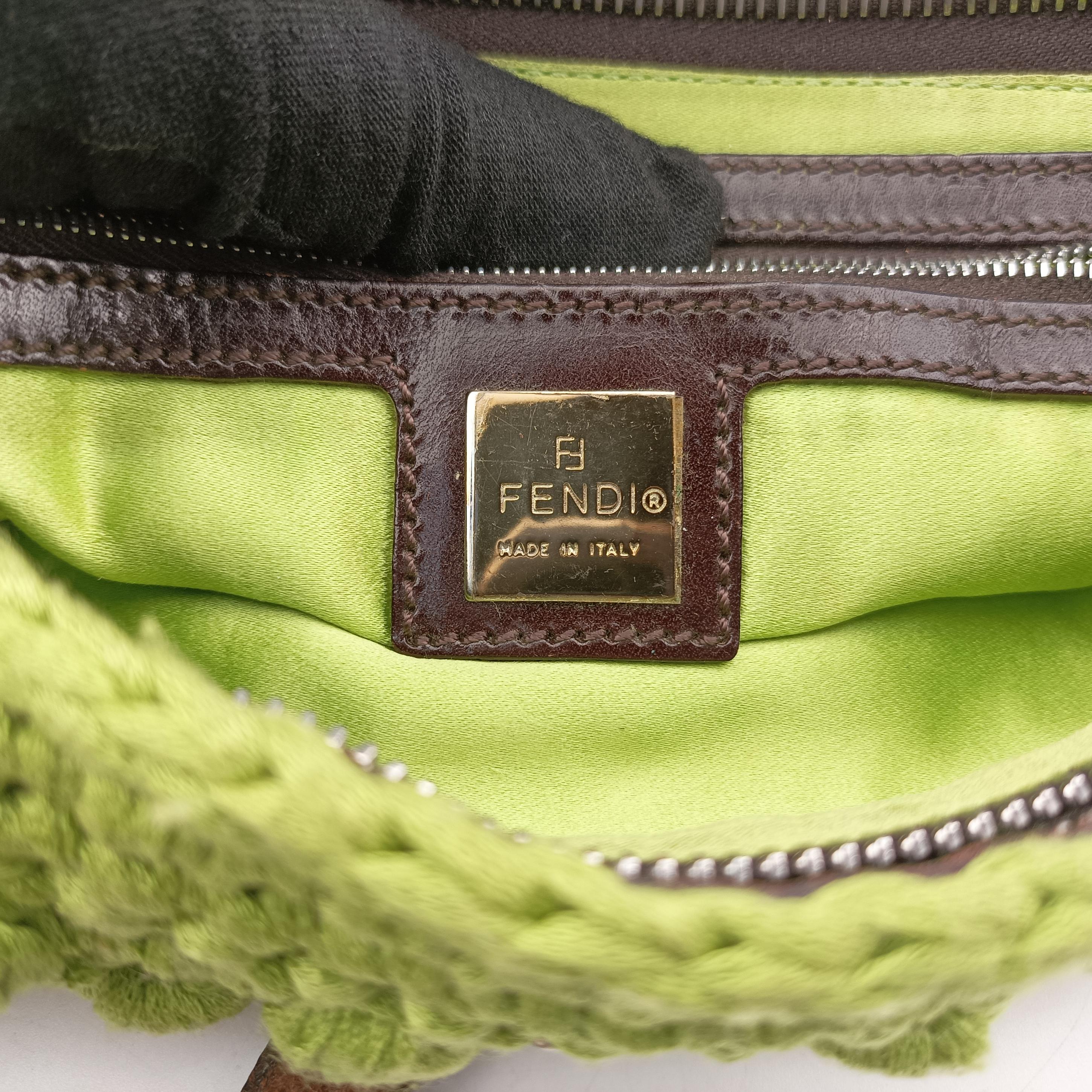 Pre-owned Fendi Mamma Baguette Green fabric  shoulderbag | stylenewstar