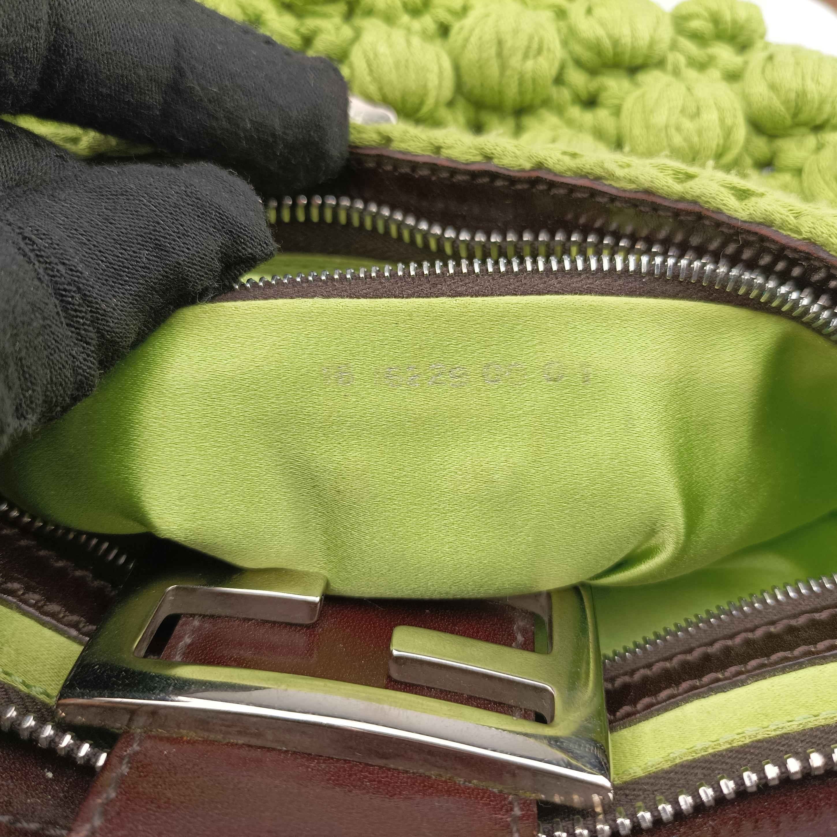 Pre-owned Fendi Mamma Baguette Green fabric  shoulderbag | stylenewstar