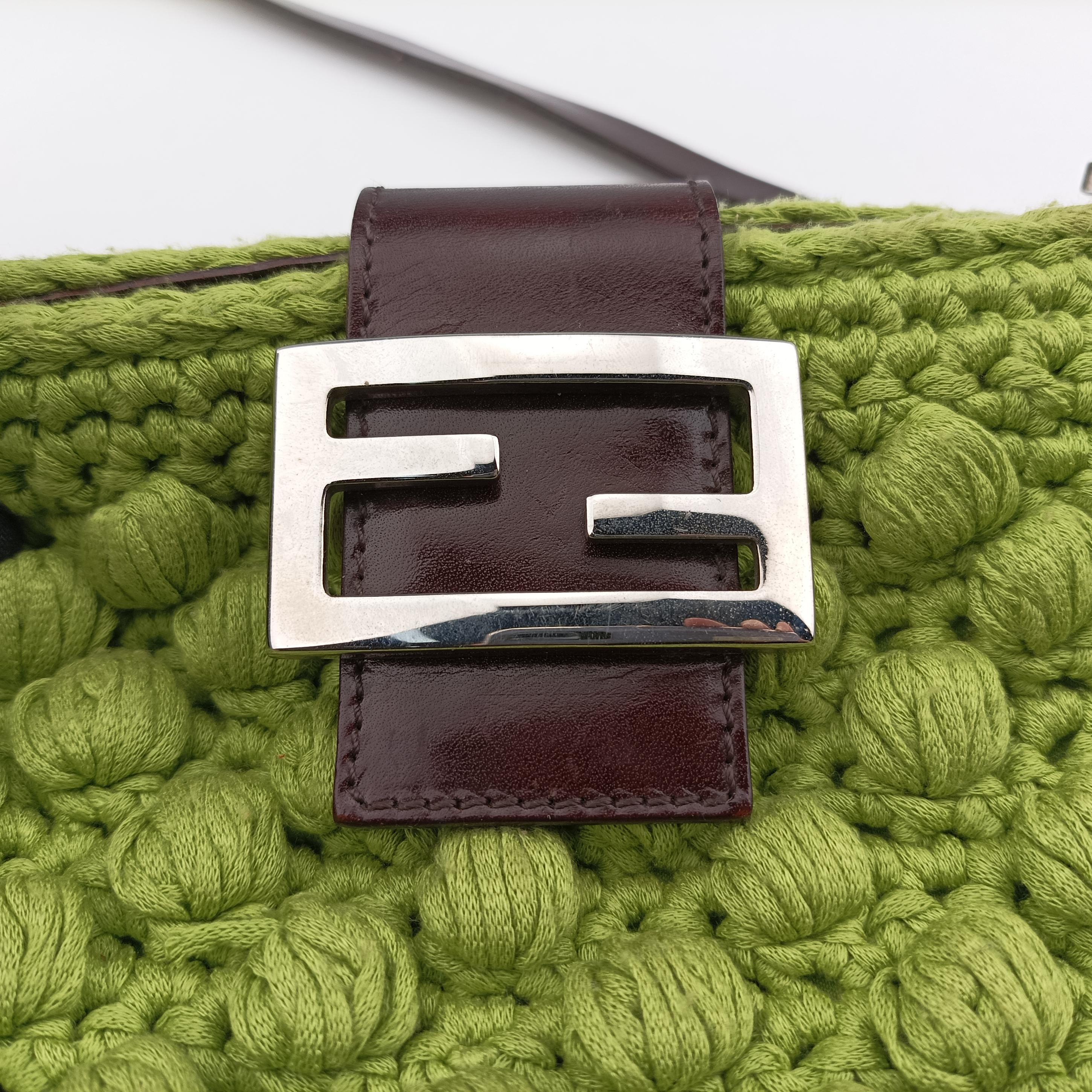 Pre-owned Fendi Mamma Baguette Green fabric  shoulderbag | stylenewstar