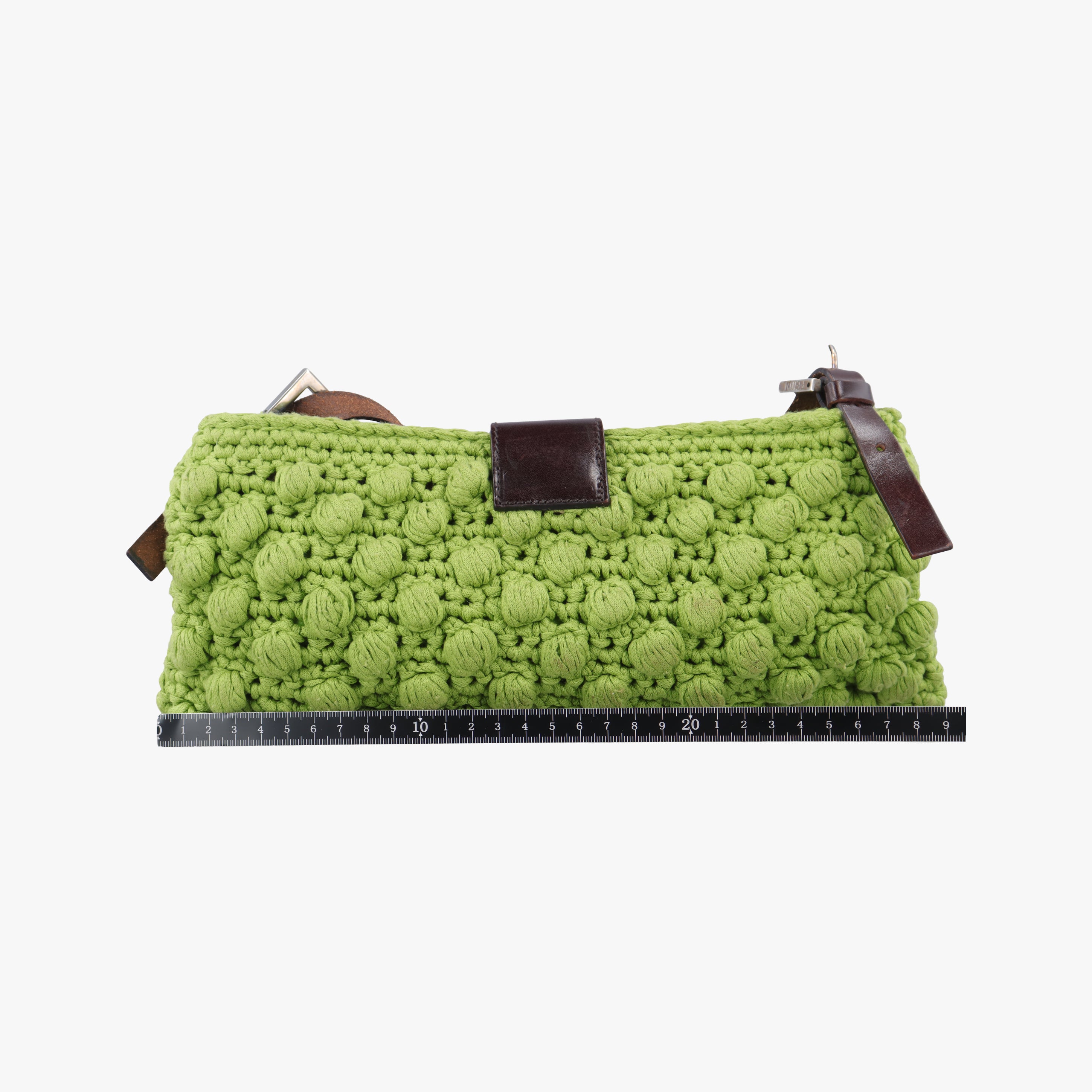Pre-owned Fendi Mamma Baguette Green fabric  shoulderbag | stylenewstar
