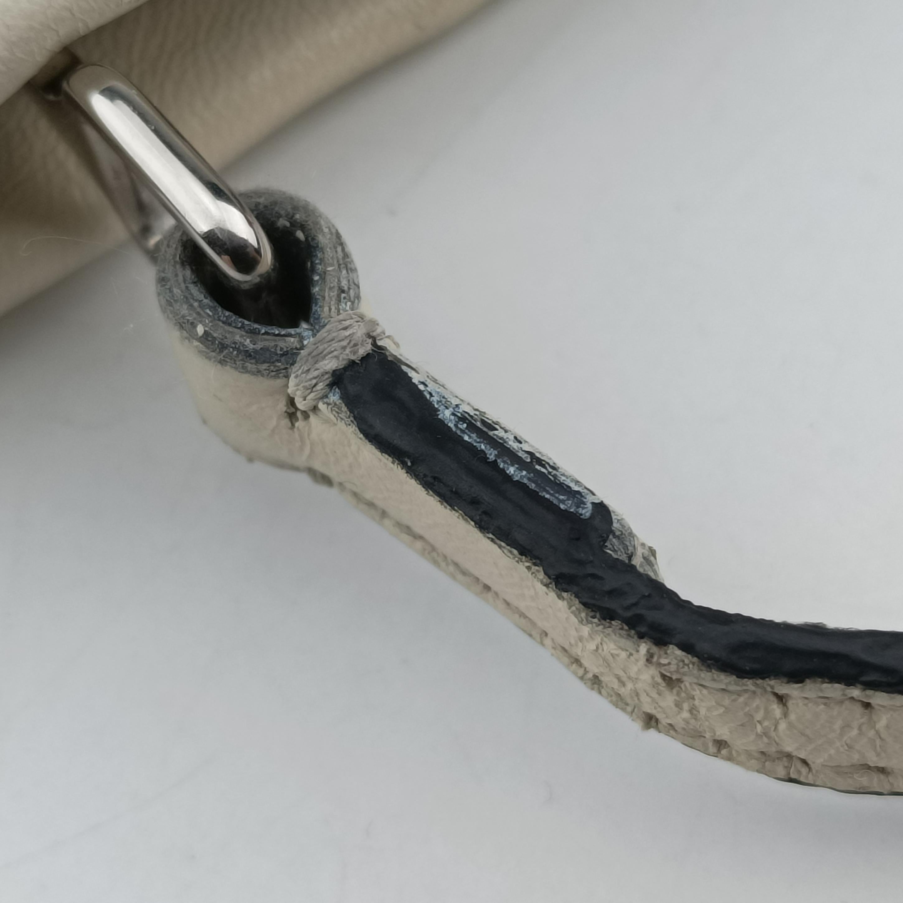 Pre-owned Fendi Micro Peekaboo White Leather 8M0355 shoulderbag | stylenewstar