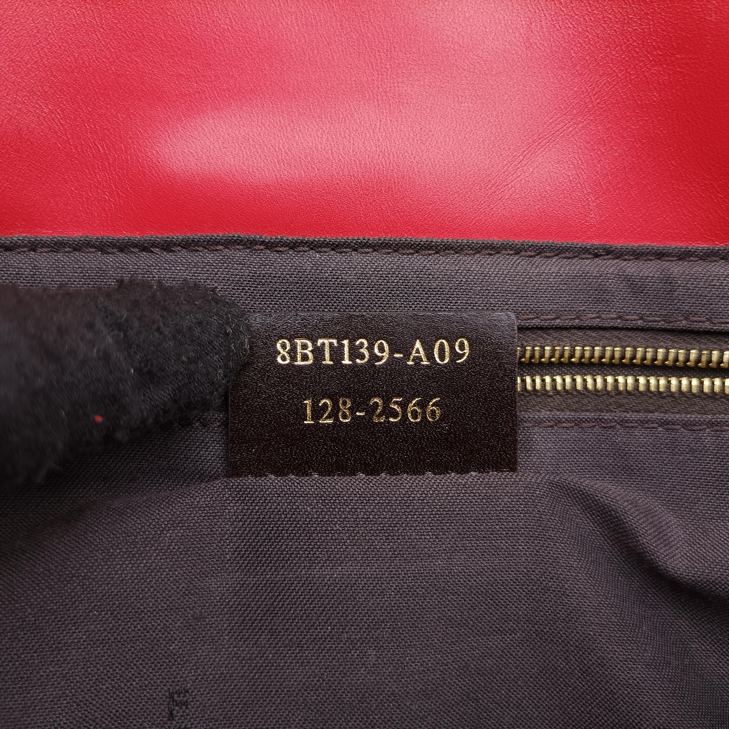 Secondhand Fendi Baguette Chain Flap Red Leather 8BT139 shoulderbag | stylenewstar