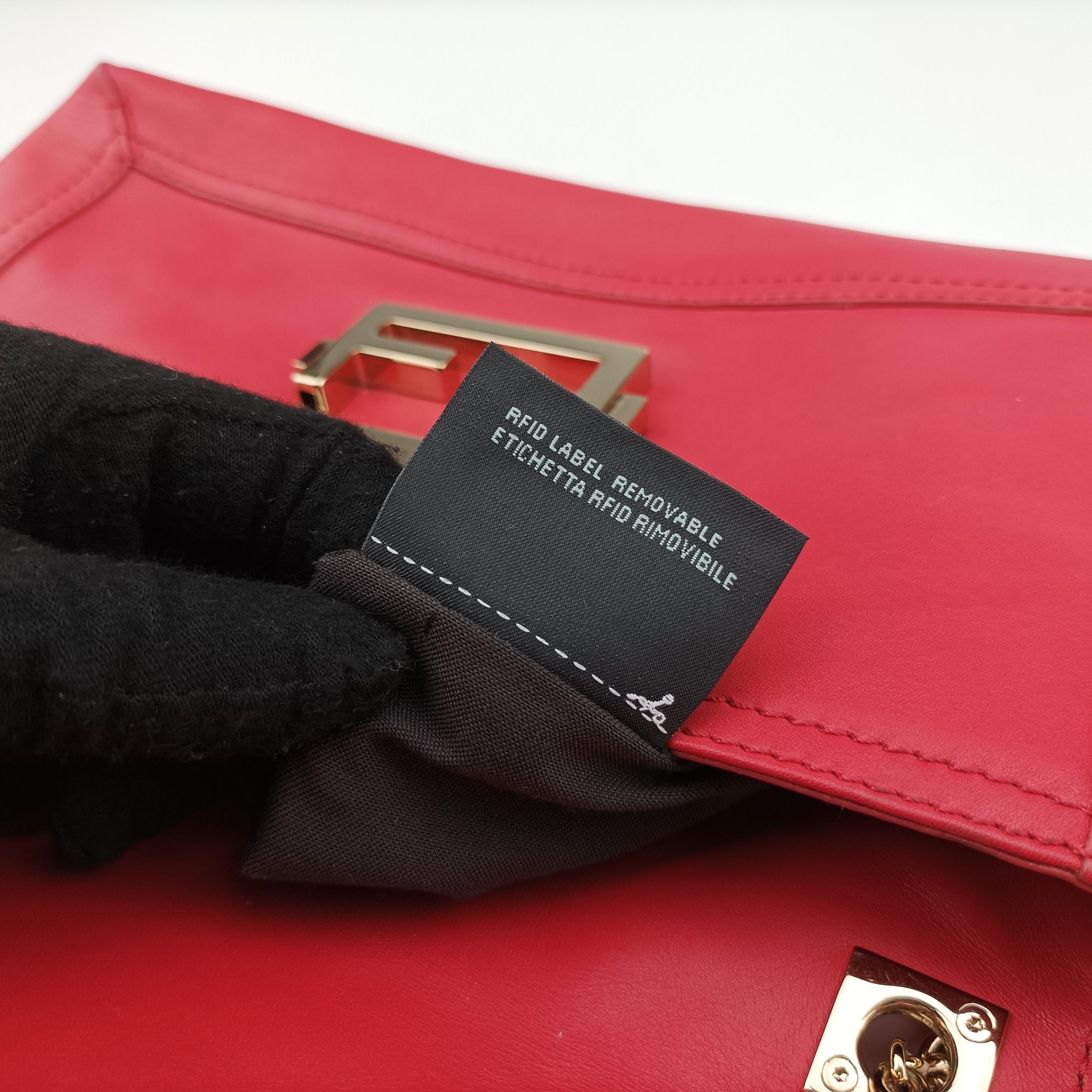 Secondhand Fendi Baguette Chain Flap Red Leather 8BT139 shoulderbag | stylenewstar
