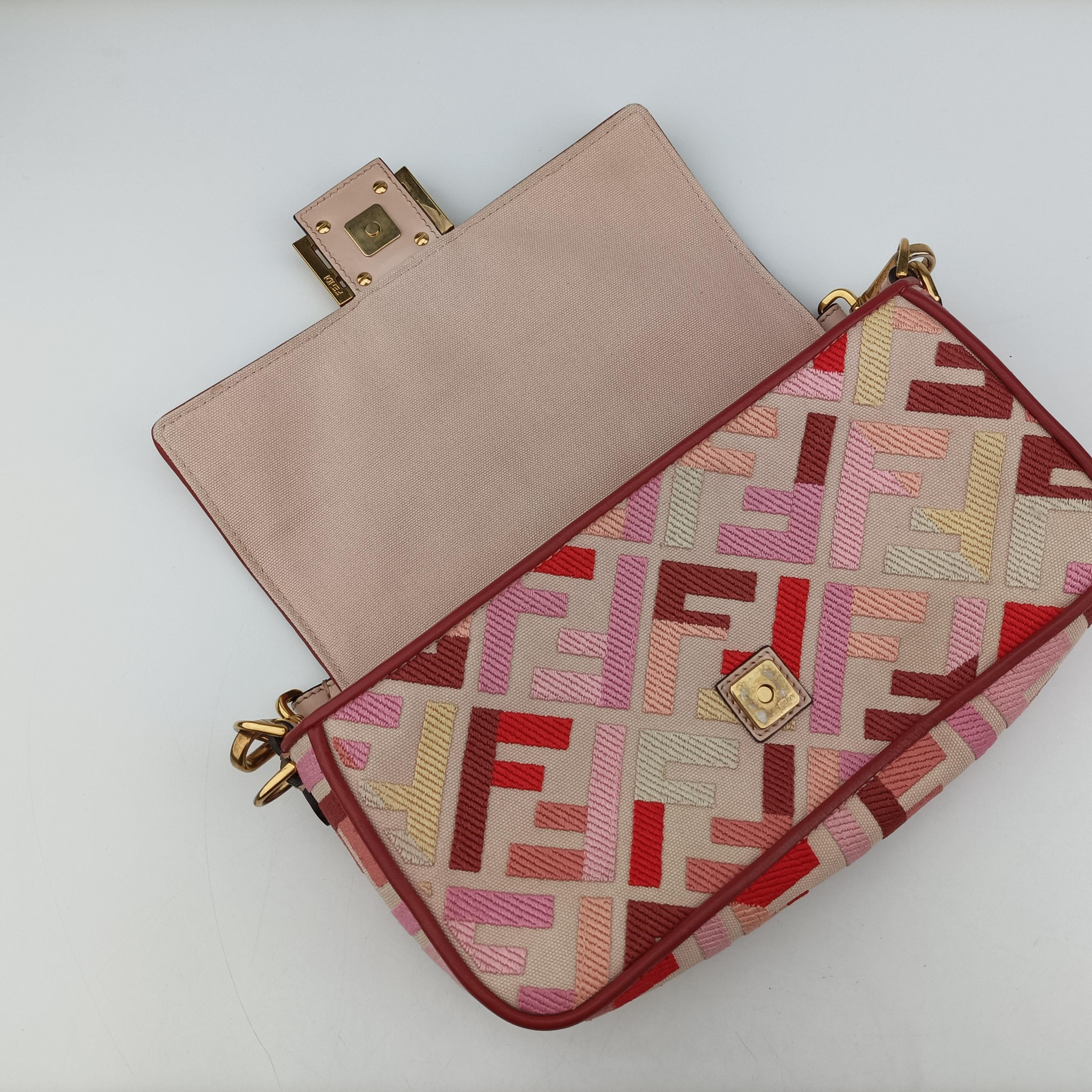 Pre-owned Fendi BAGUETTE White×Multicolour canvas 8BR600 shoulderbag | stylenewstar