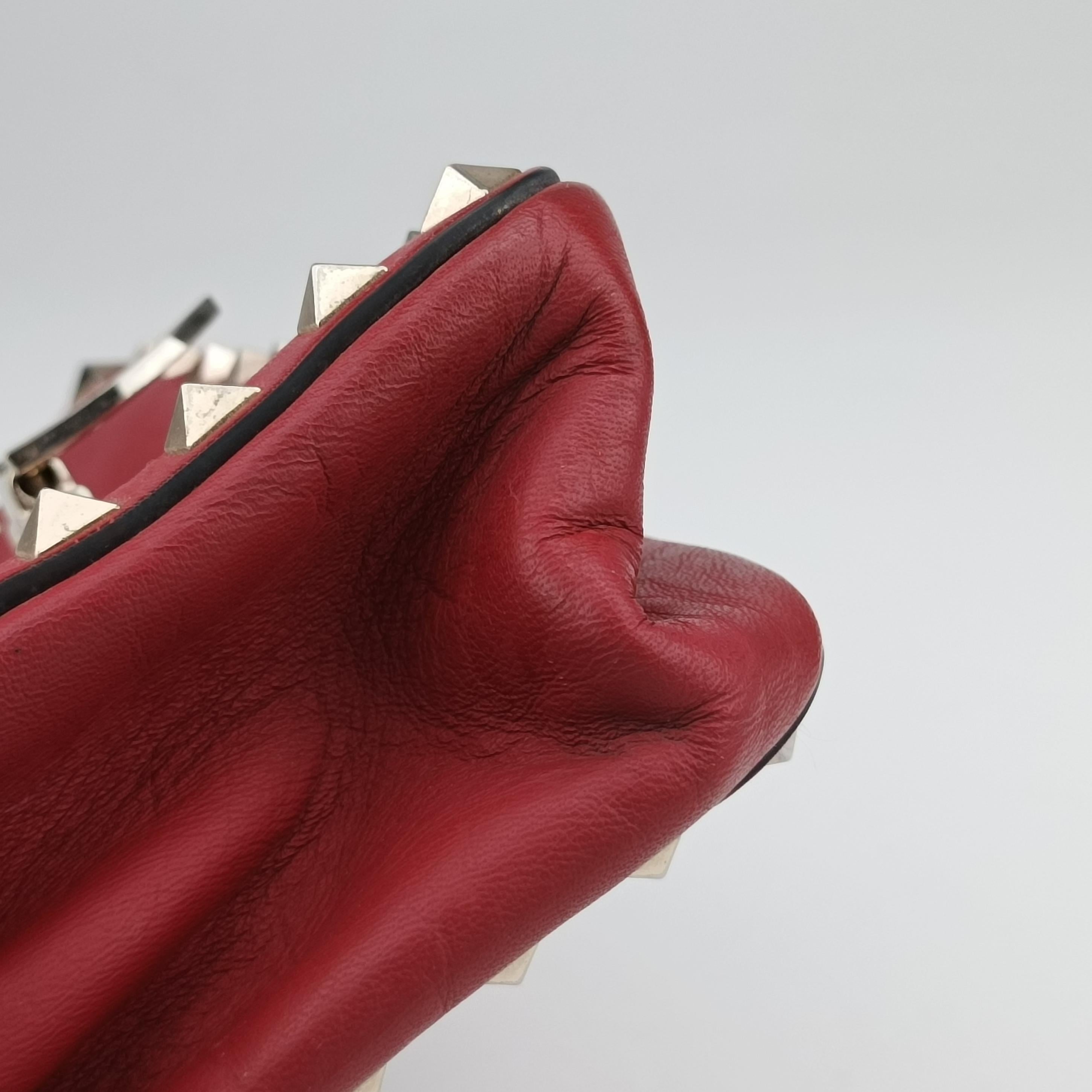 Pre-owned Valentino Rockstud Red Leather  shoulderbag | stylenewstar