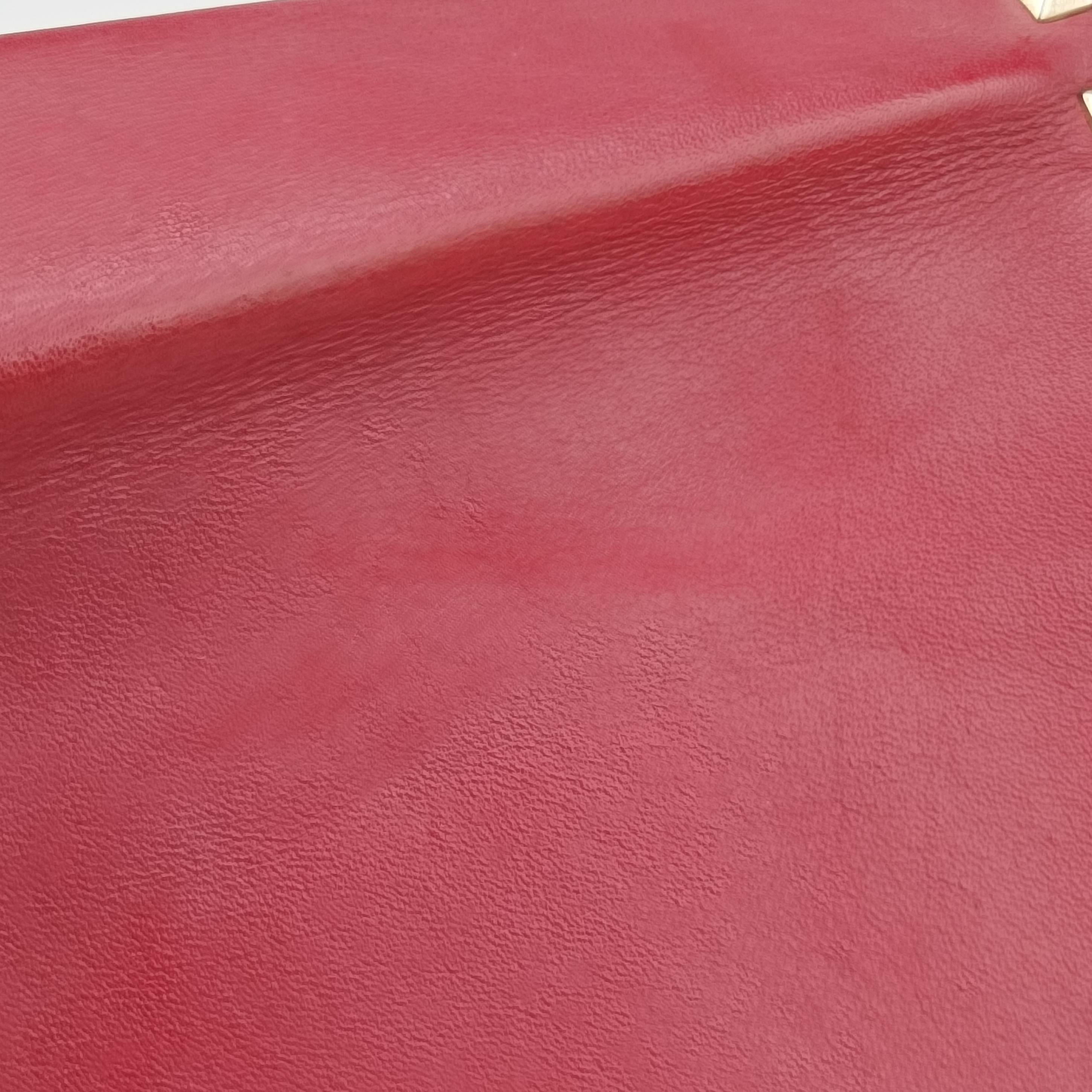 Pre-owned Valentino Rockstud Red Leather  shoulderbag | stylenewstar