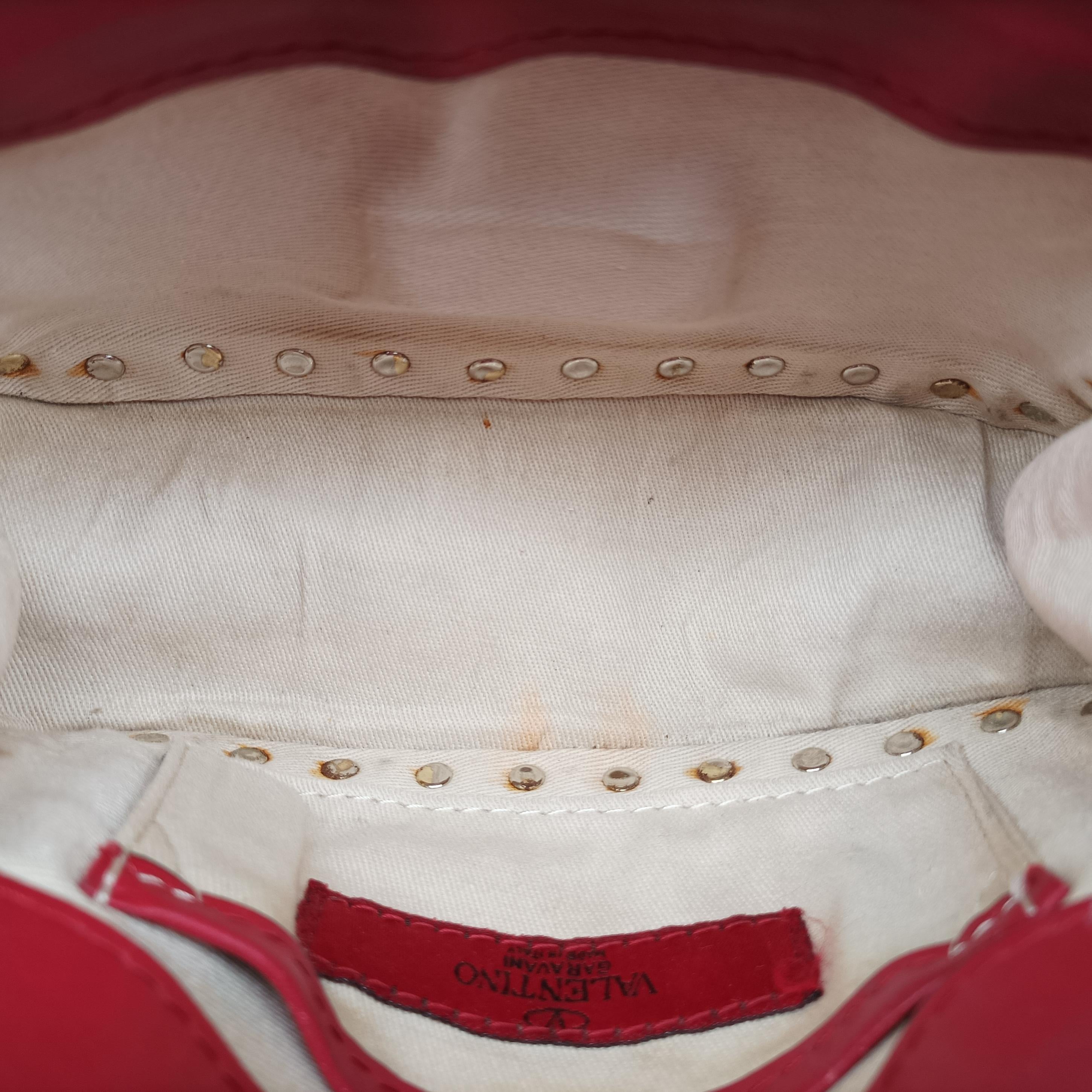 Pre-owned Valentino Rockstud Red Leather  shoulderbag | stylenewstar