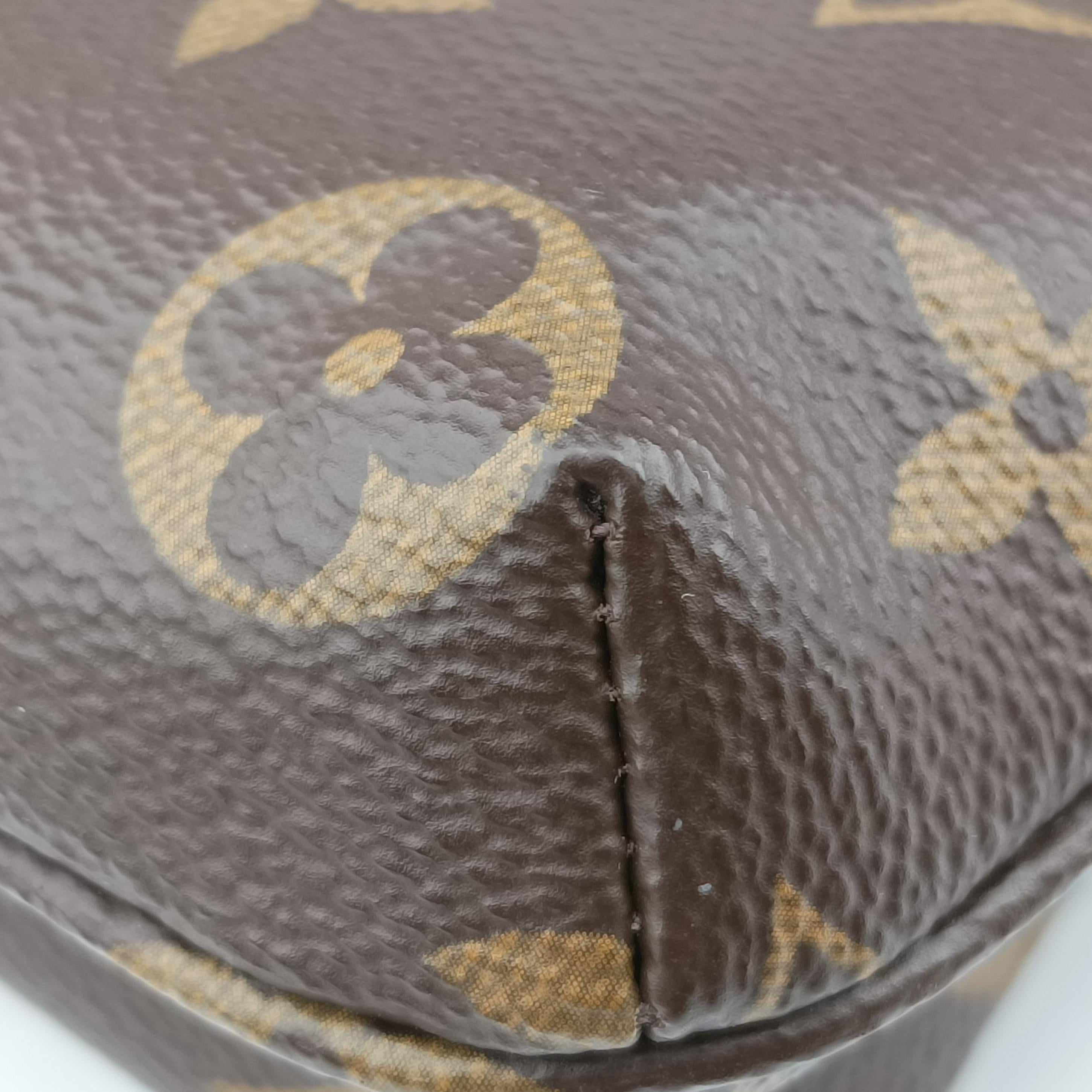 Pre-owned Louis Vuitton Utility Phone Sleeve Brown Monogram Canvas M80746 shoulderbag | stylenewstar