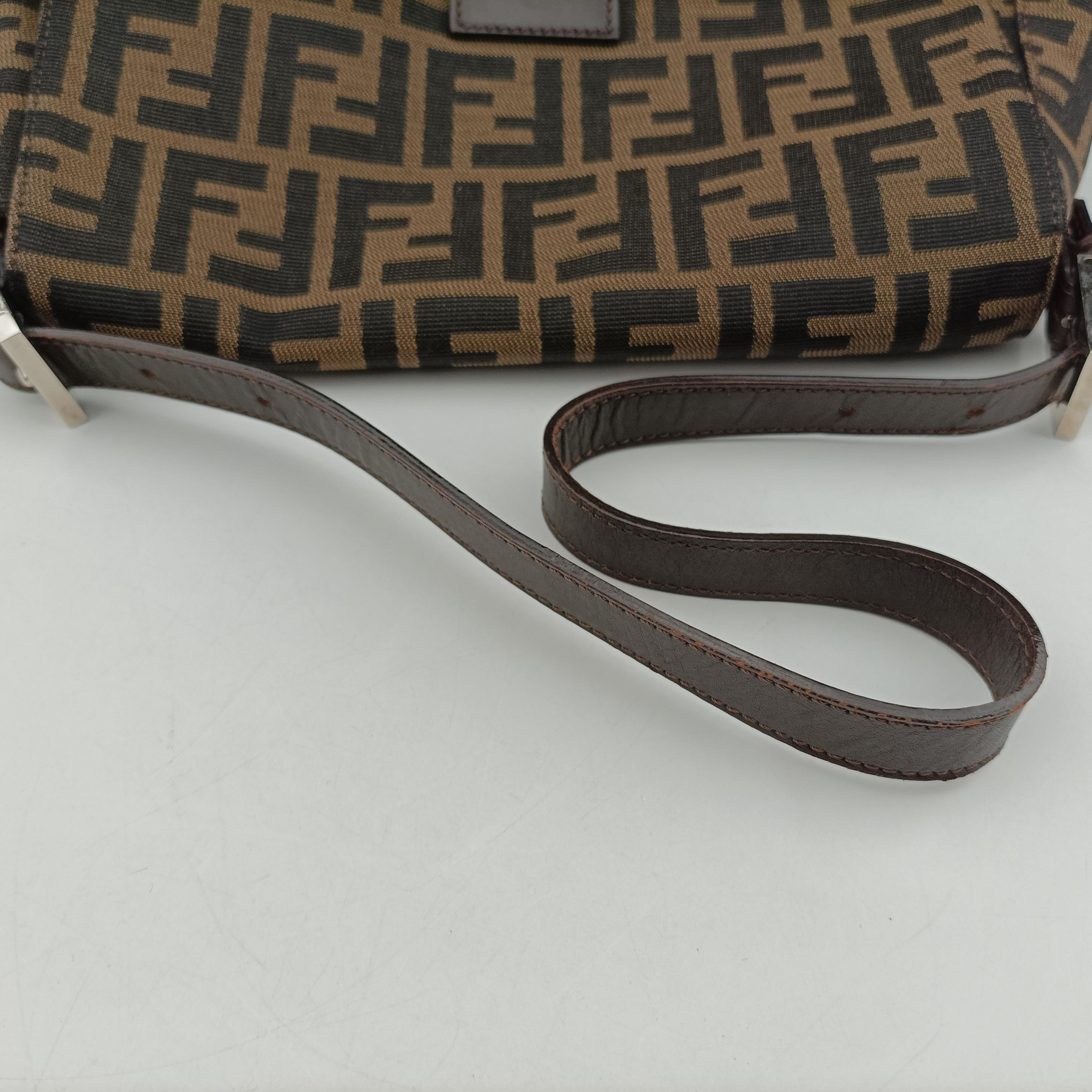 Pre-owned Fendi Baguette Zucchino Brown canvas 377526 shoulderbag | stylenewstar