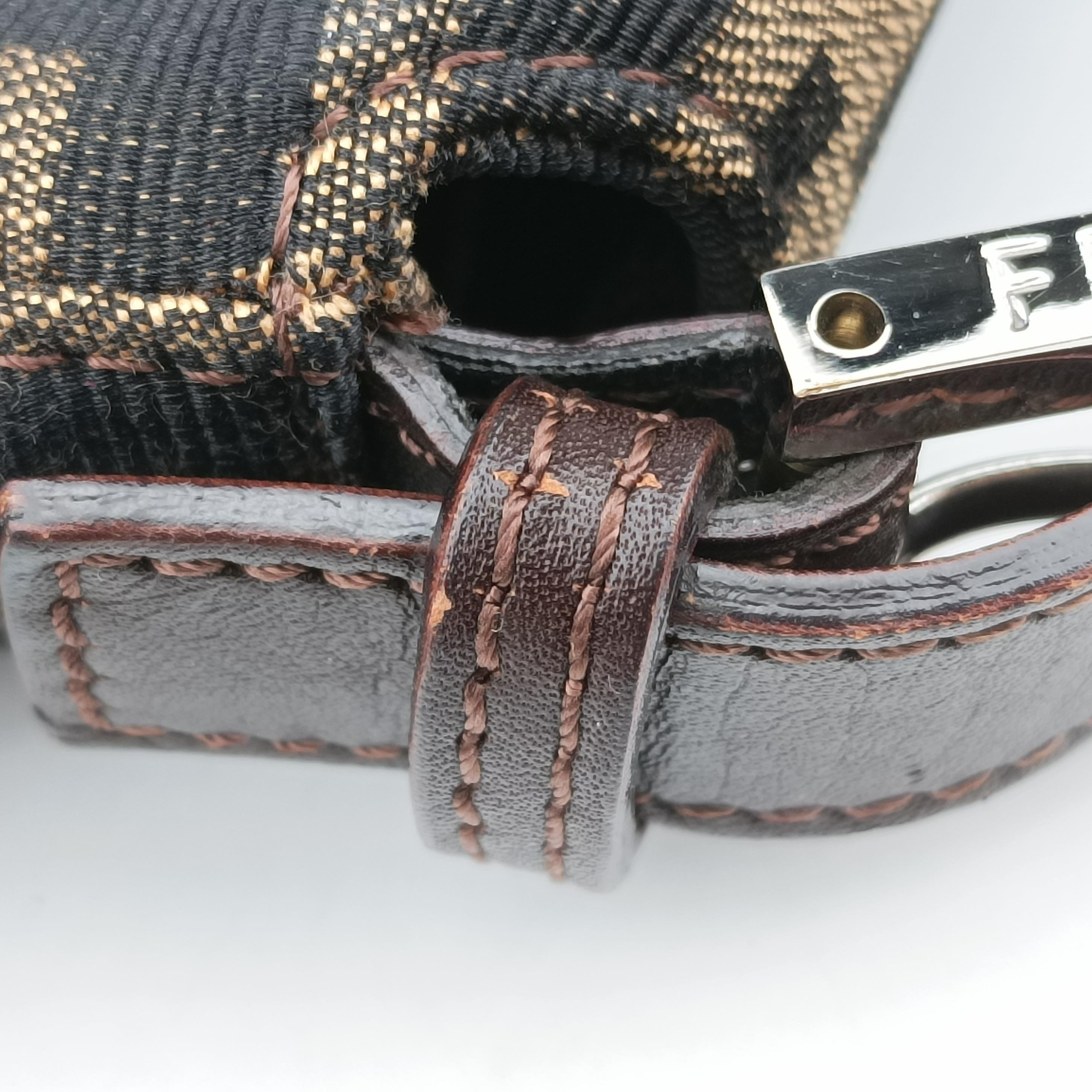 Pre-owned Fendi Baguette Zucchino Brown canvas 377526 shoulderbag | stylenewstar