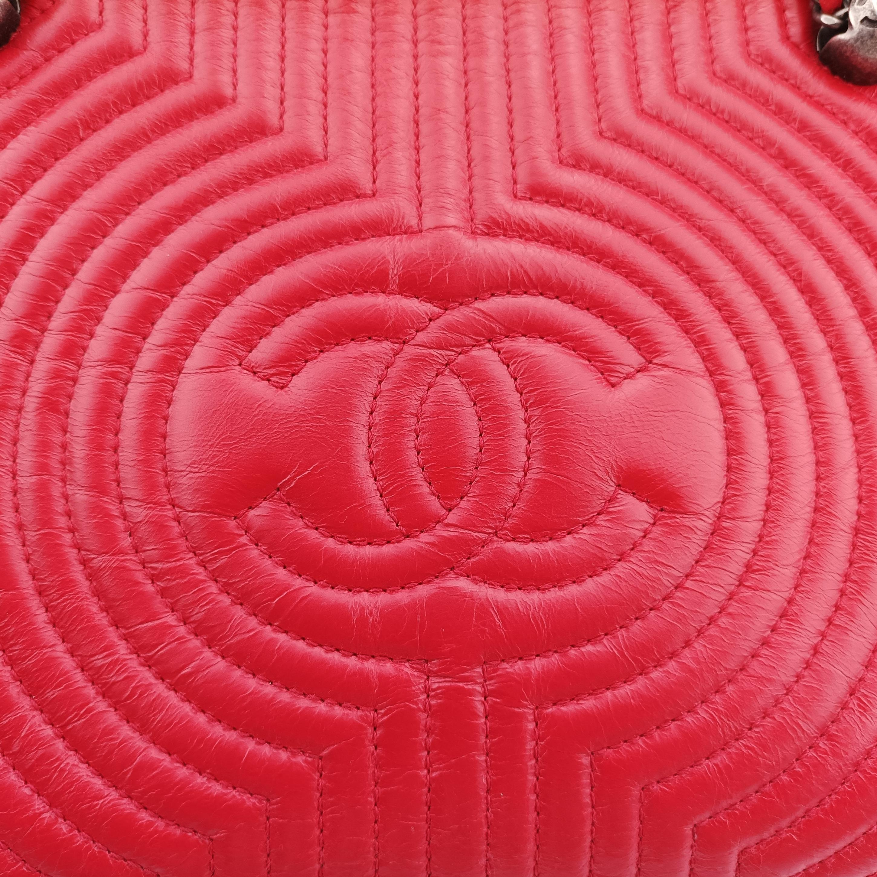 Vintage Chanel Korean Garden Red Leather A93161 shoulderbag | stylenewstar