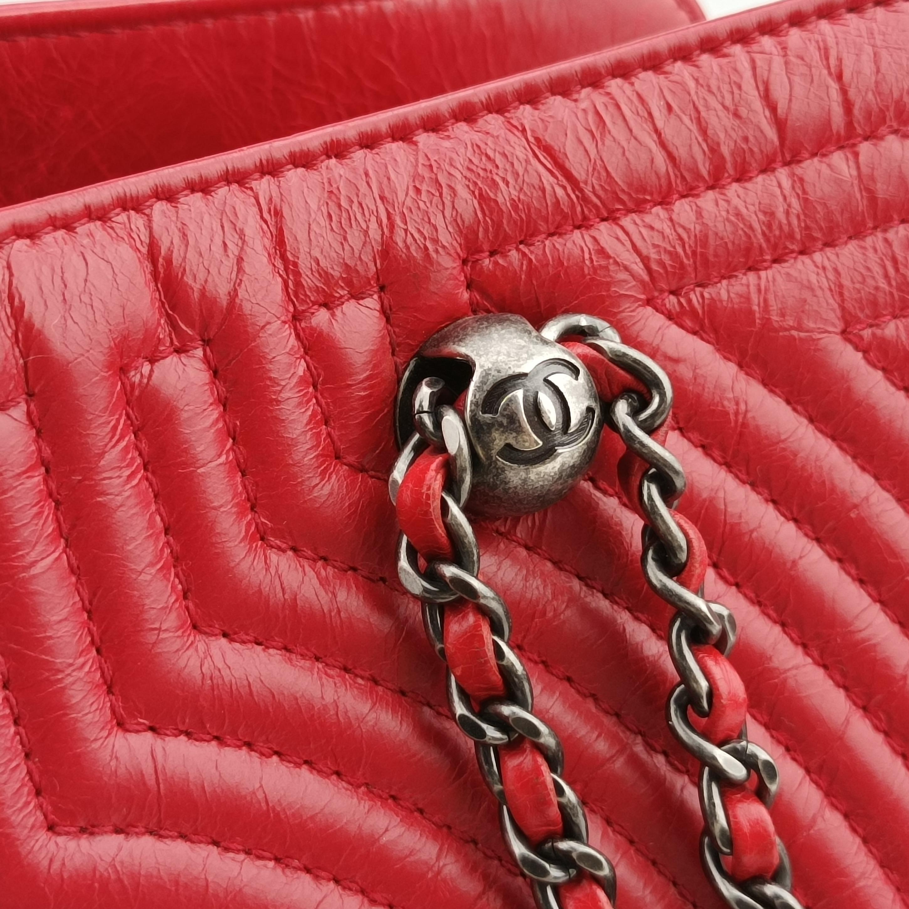 Vintage Chanel Korean Garden Red Leather A93161 shoulderbag | stylenewstar