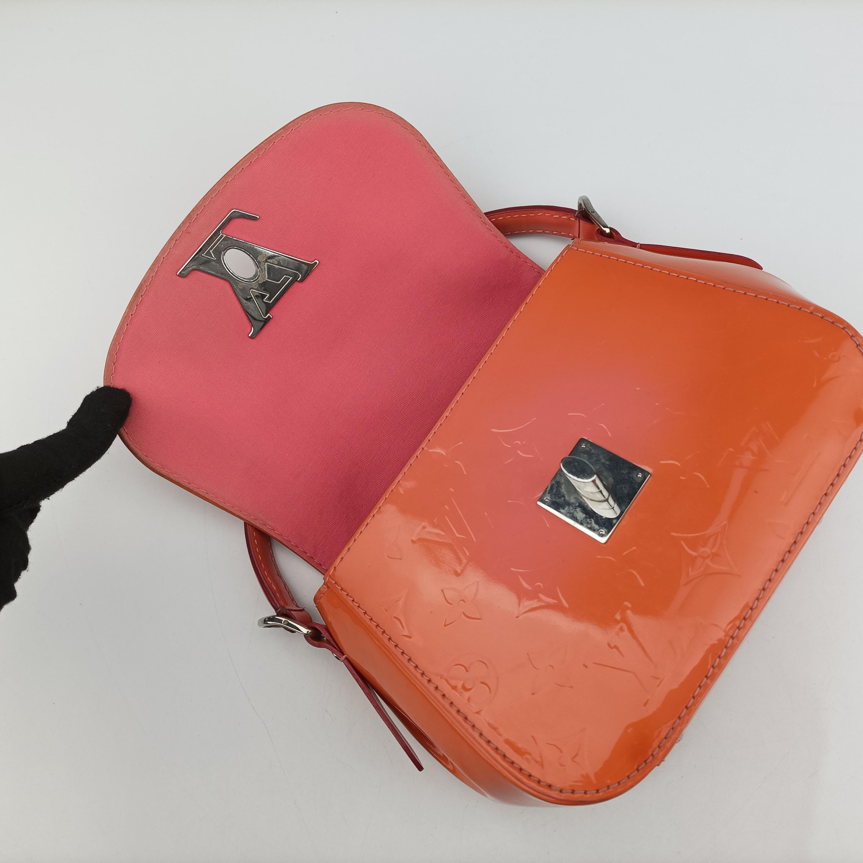 Pre-owned Louis Vuitton PASADENA poppy petal Vernis M90949 shoulderbag | stylenewstar