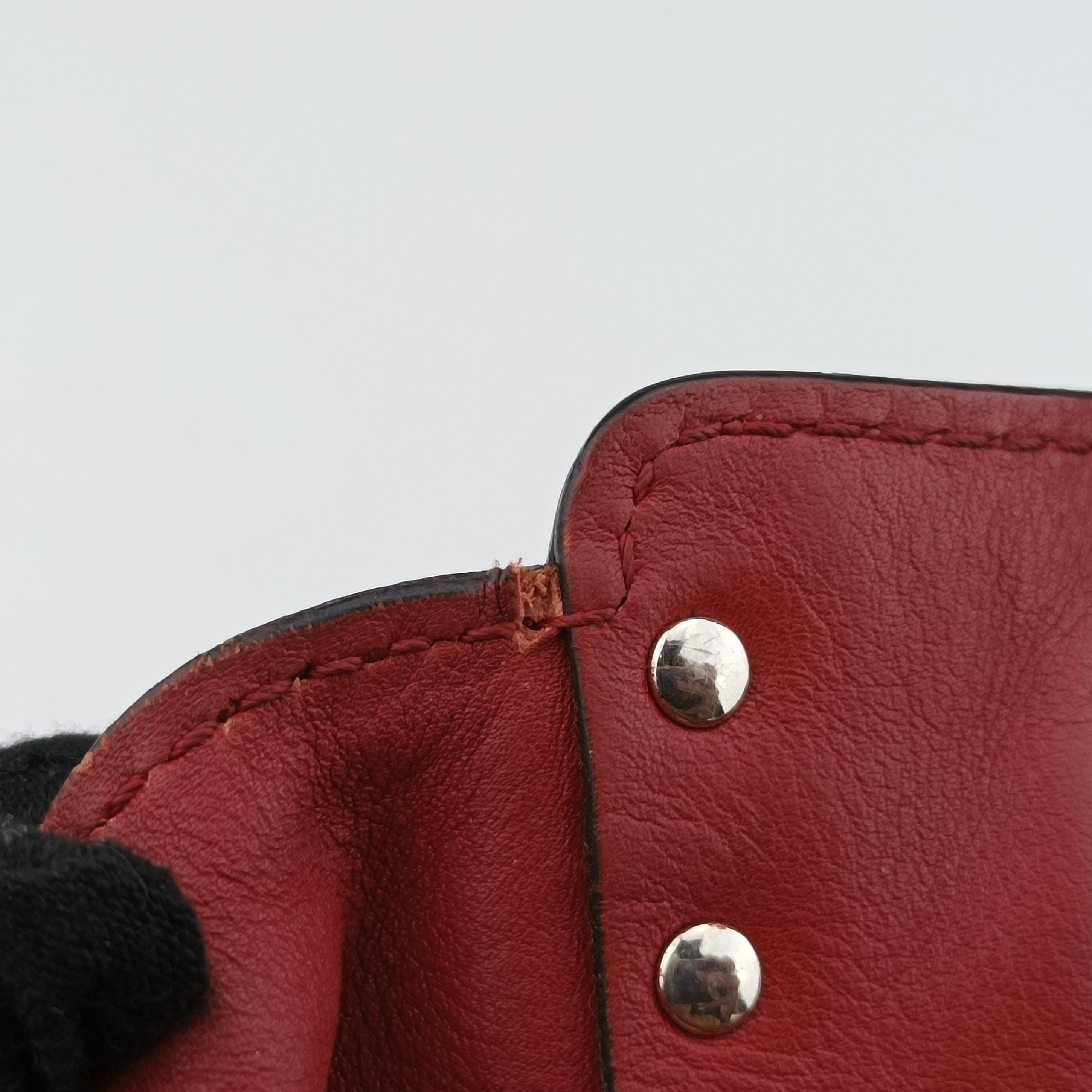 Pre-owned Valentino Rockstud Red Leather  shoulderbag | stylenewstar