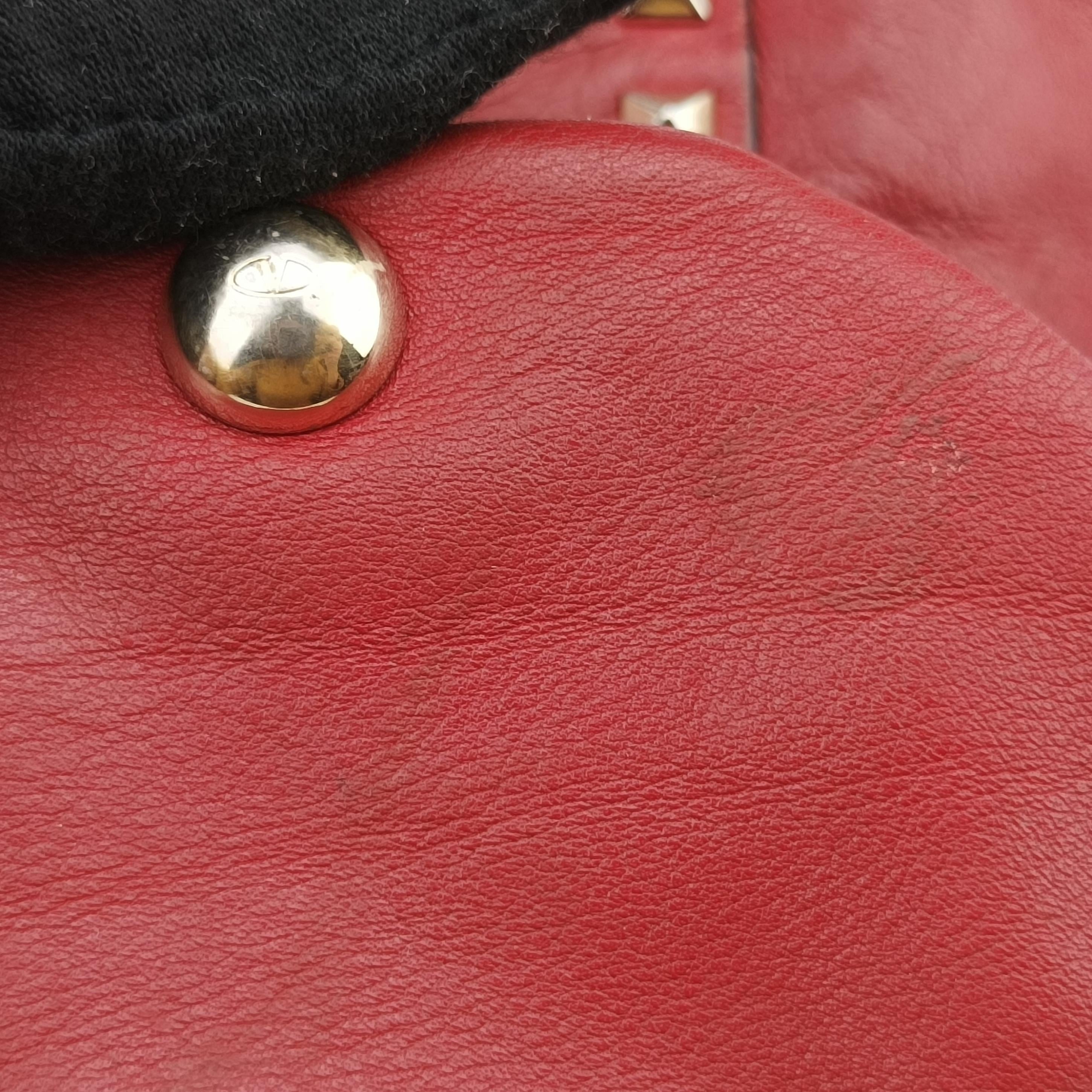 Pre-owned Valentino Rockstud Red Leather  shoulderbag | stylenewstar
