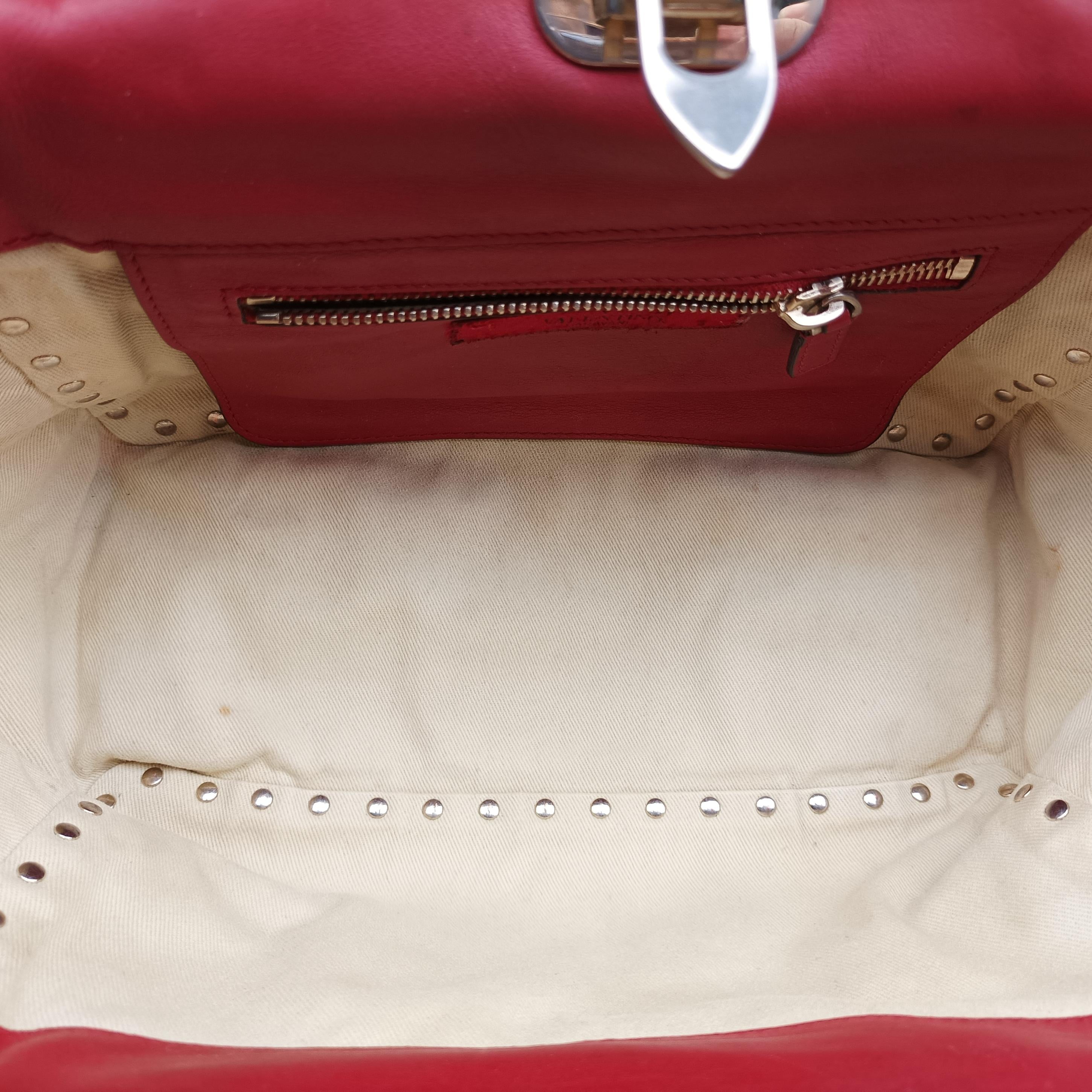 Pre-owned Valentino Rockstud Red Leather  shoulderbag | stylenewstar