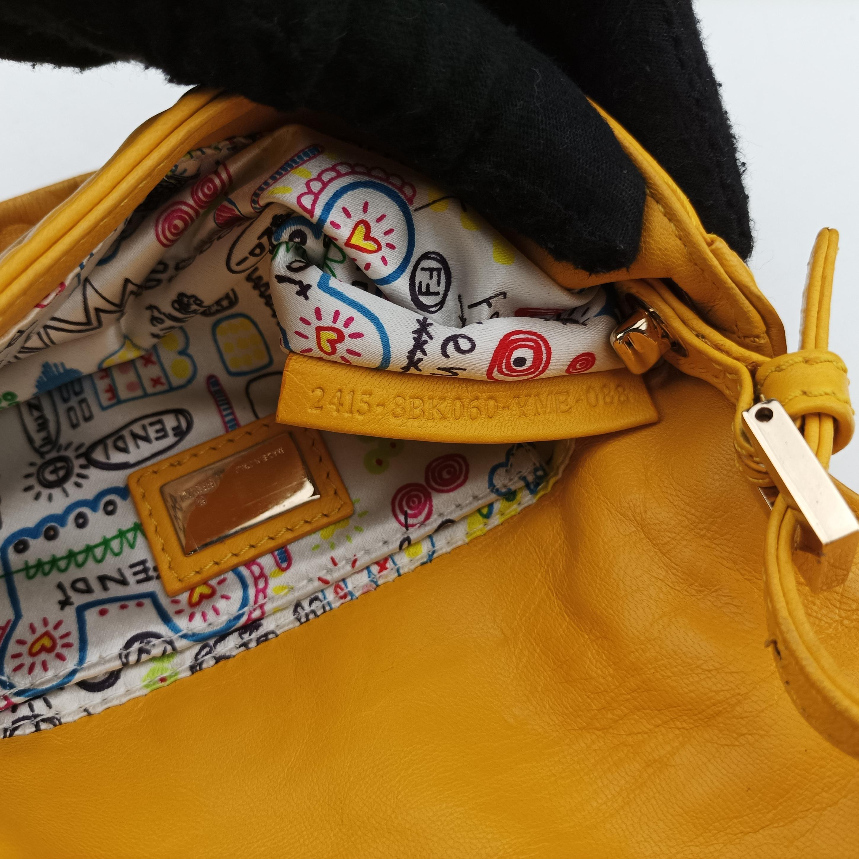 Pre-owned Fendi Mamma Baguette Yellow Leather 8BK060 shoulderbag | stylenewstar