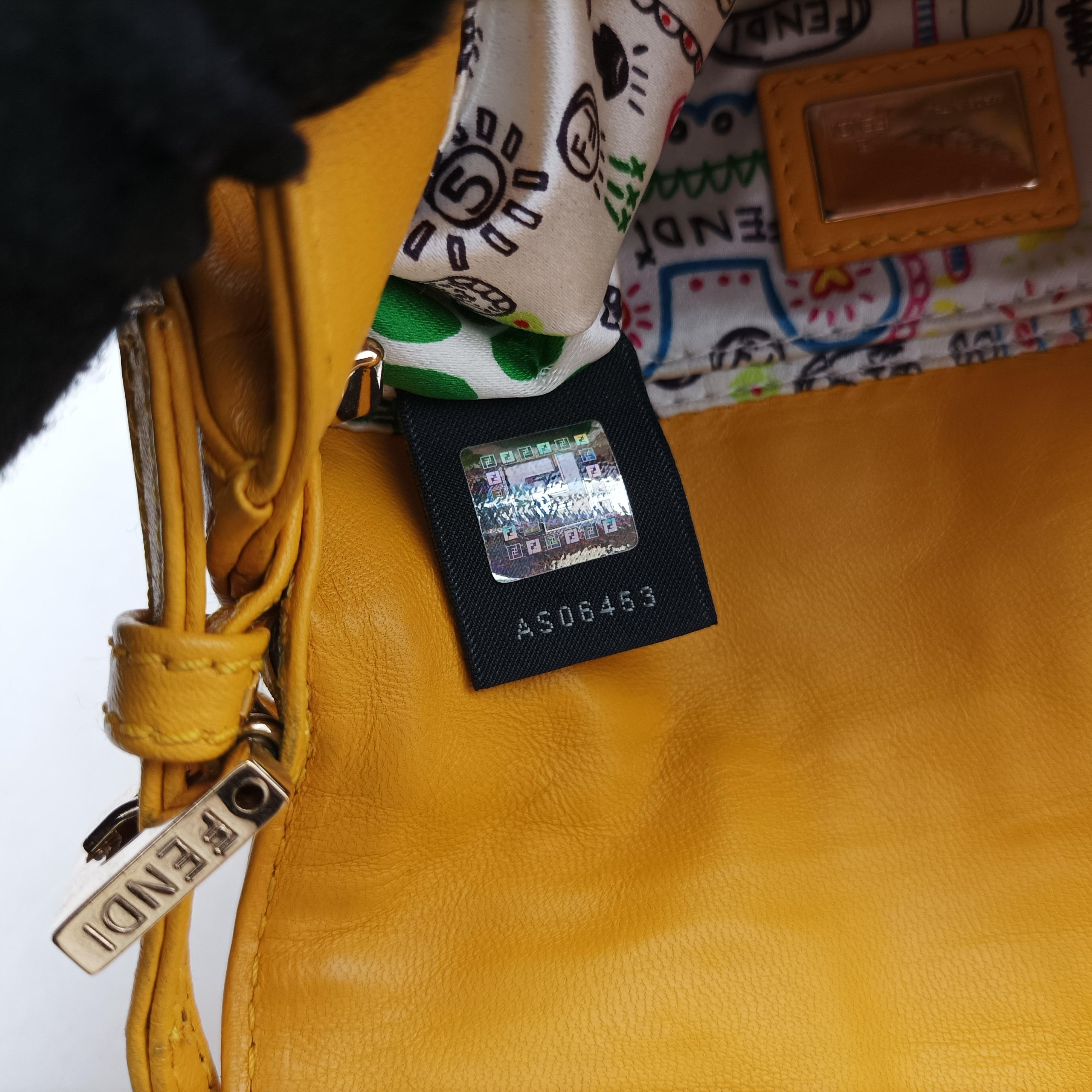 Pre-owned Fendi Mamma Baguette Yellow Leather 8BK060 shoulderbag | stylenewstar