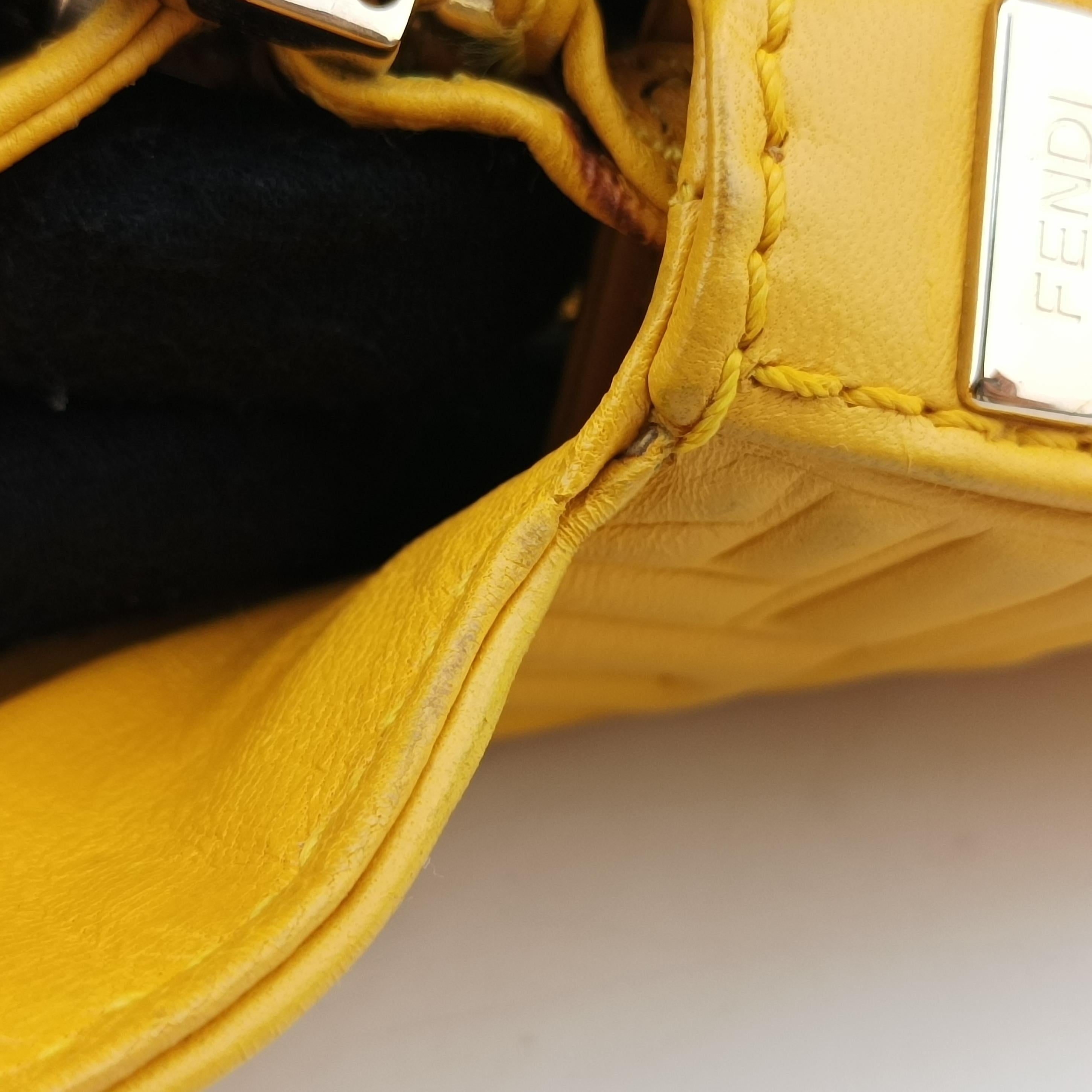 Pre-owned Fendi Mamma Baguette Yellow Leather 8BK060 shoulderbag | stylenewstar