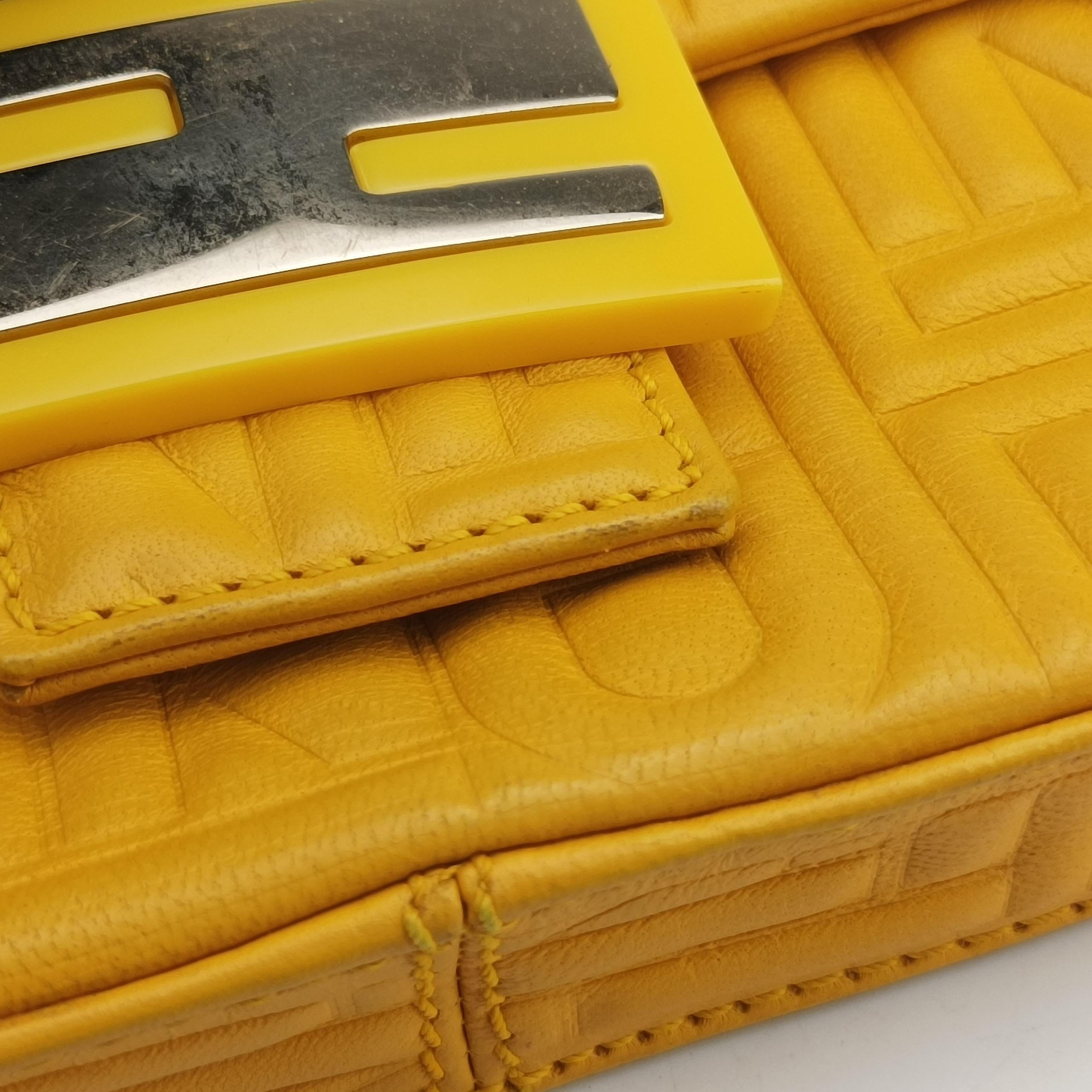Pre-owned Fendi Mamma Baguette Yellow Leather 8BK060 shoulderbag | stylenewstar