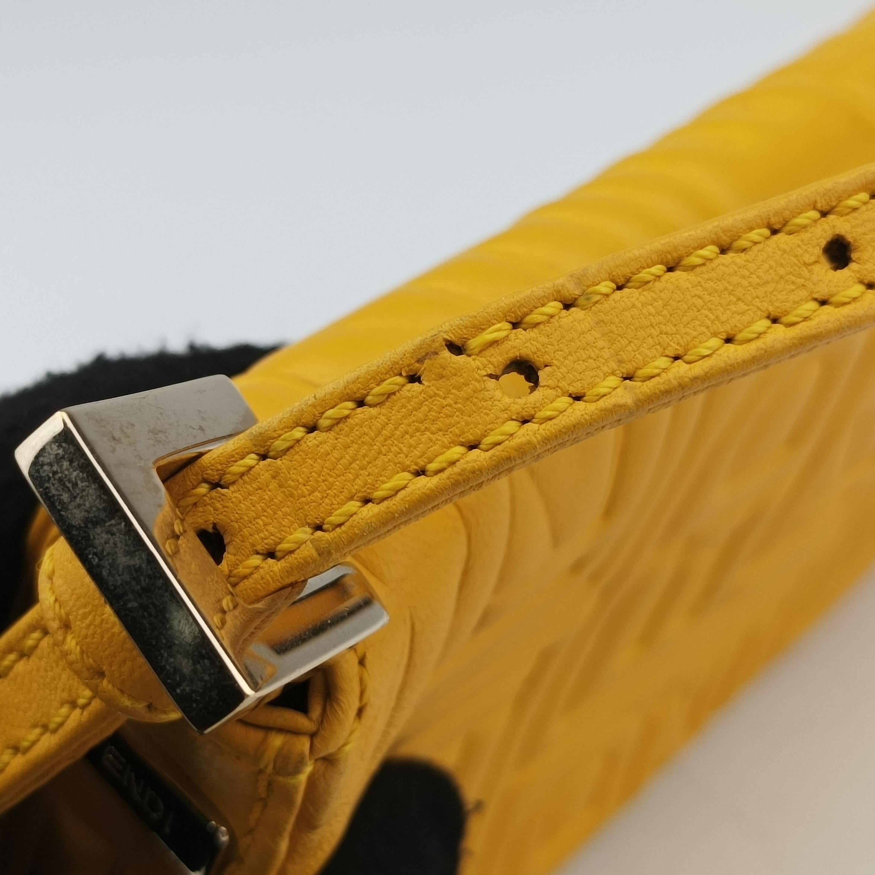 Pre-owned Fendi Mamma Baguette Yellow Leather 8BK060 shoulderbag | stylenewstar