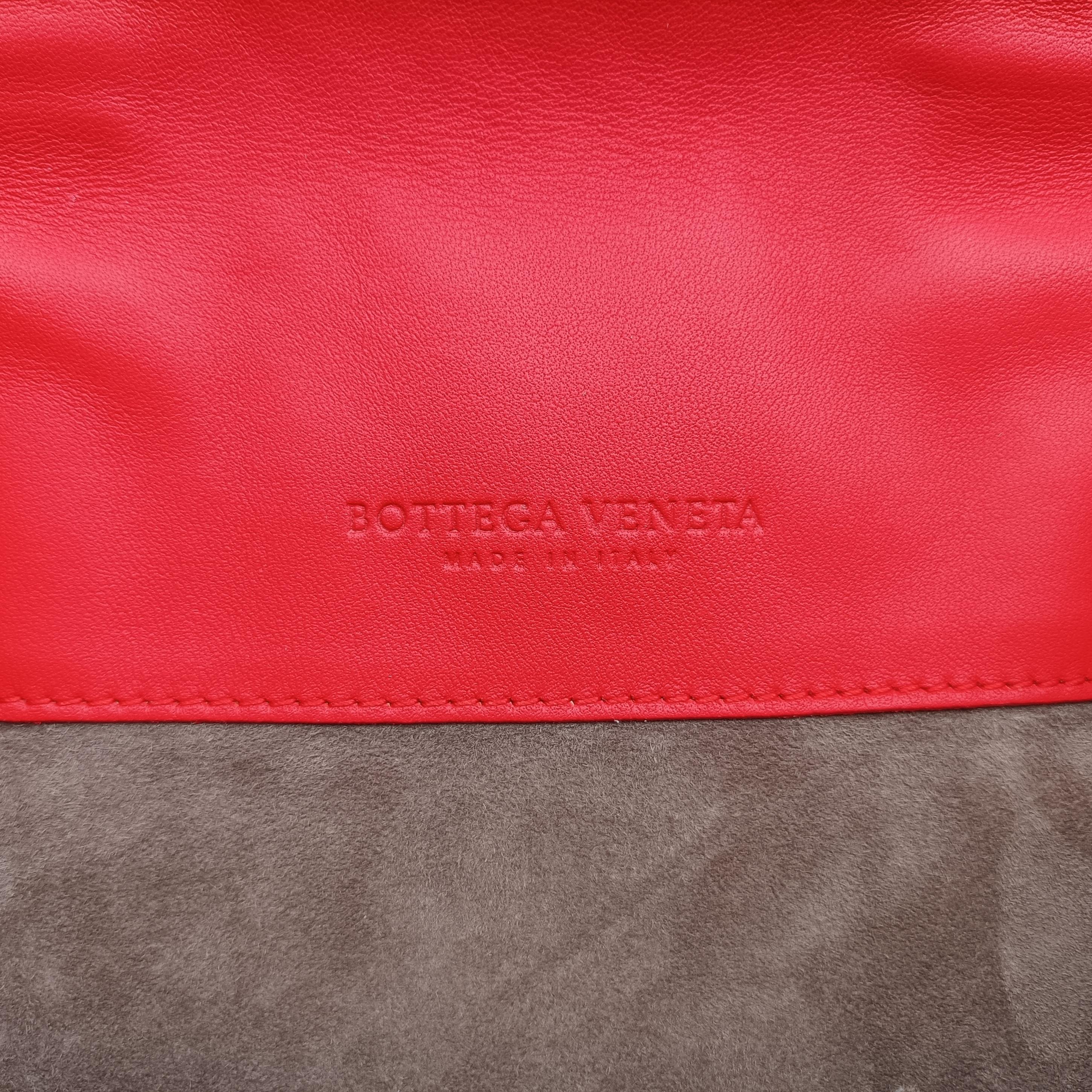 Pre-owned Bottega Veneta Intrecciato Red lambskin  shoulderbag | stylenewstar