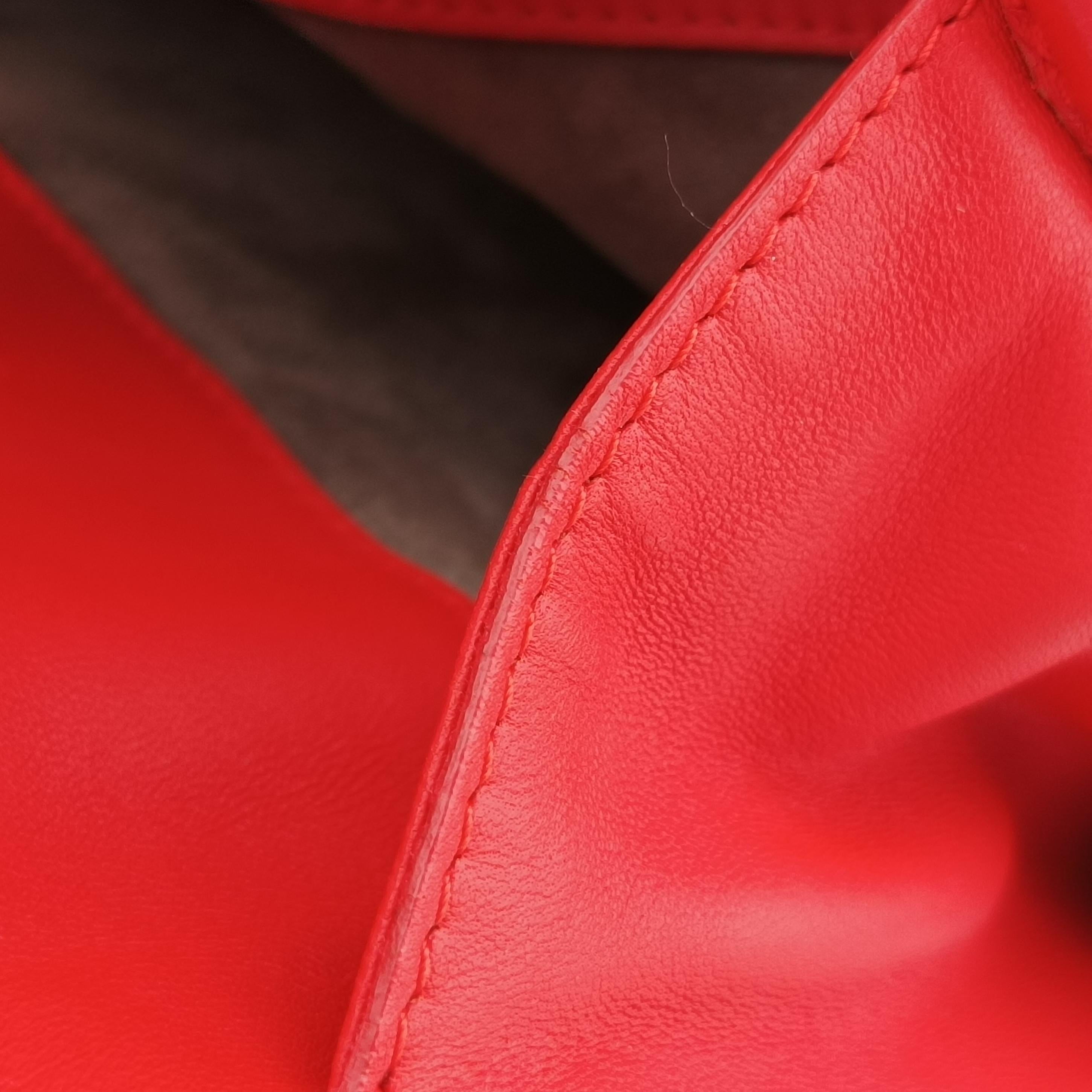 Pre-owned Bottega Veneta Intrecciato Red lambskin  shoulderbag | stylenewstar