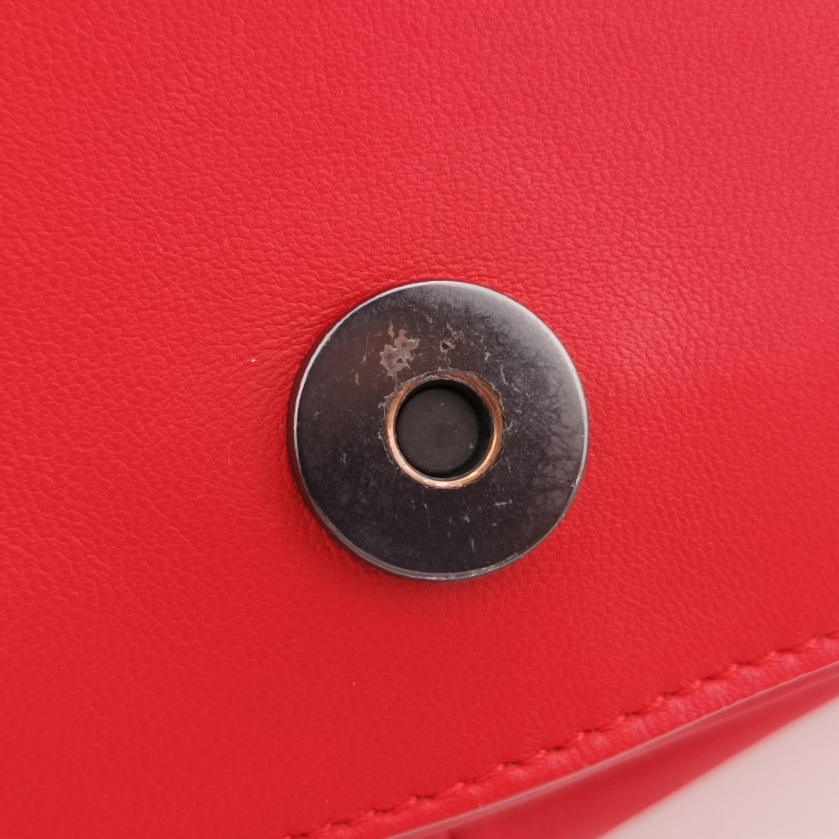 Pre-owned Bottega Veneta Intrecciato Red lambskin  shoulderbag | stylenewstar