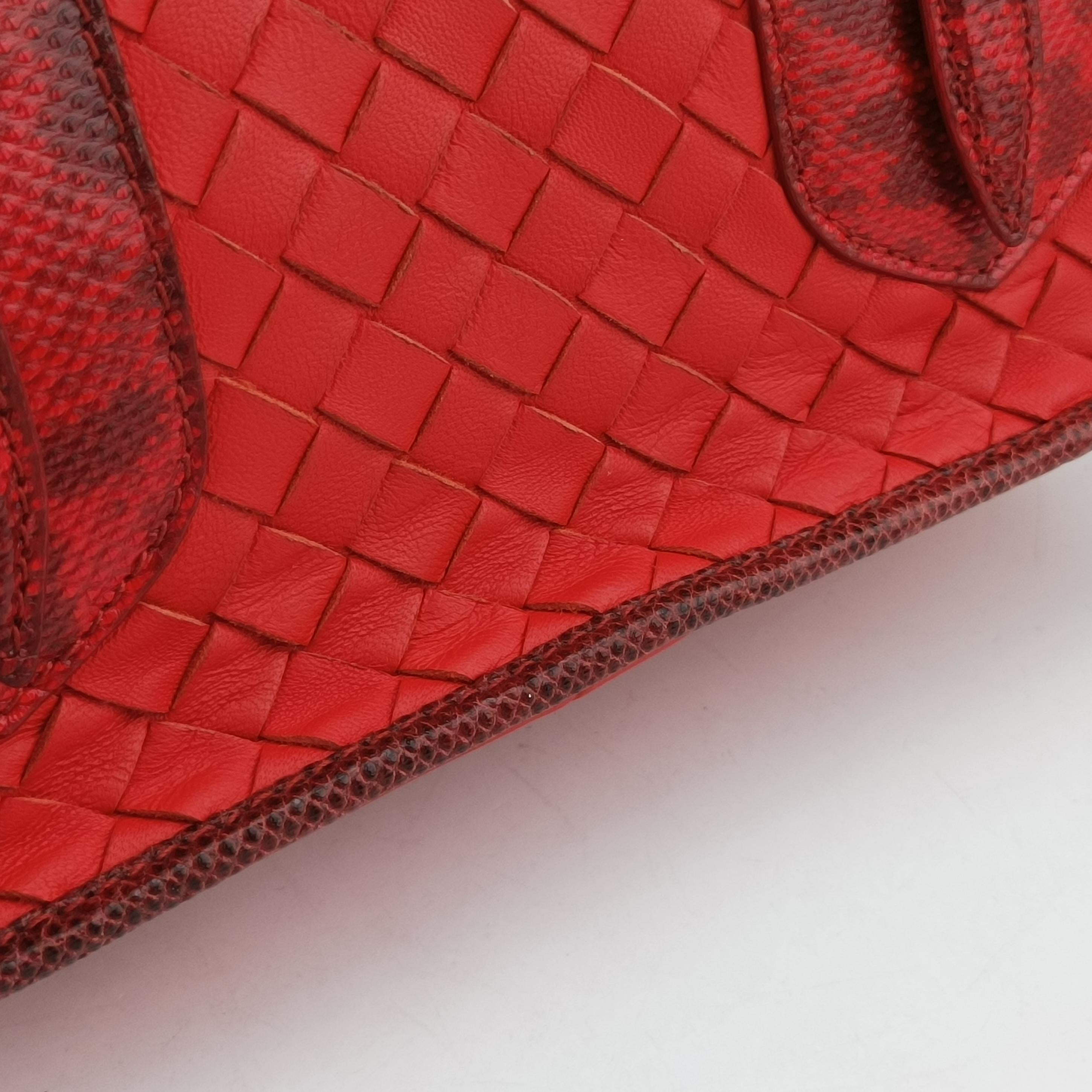 Pre-owned Bottega Veneta Intrecciato Red lambskin  shoulderbag | stylenewstar