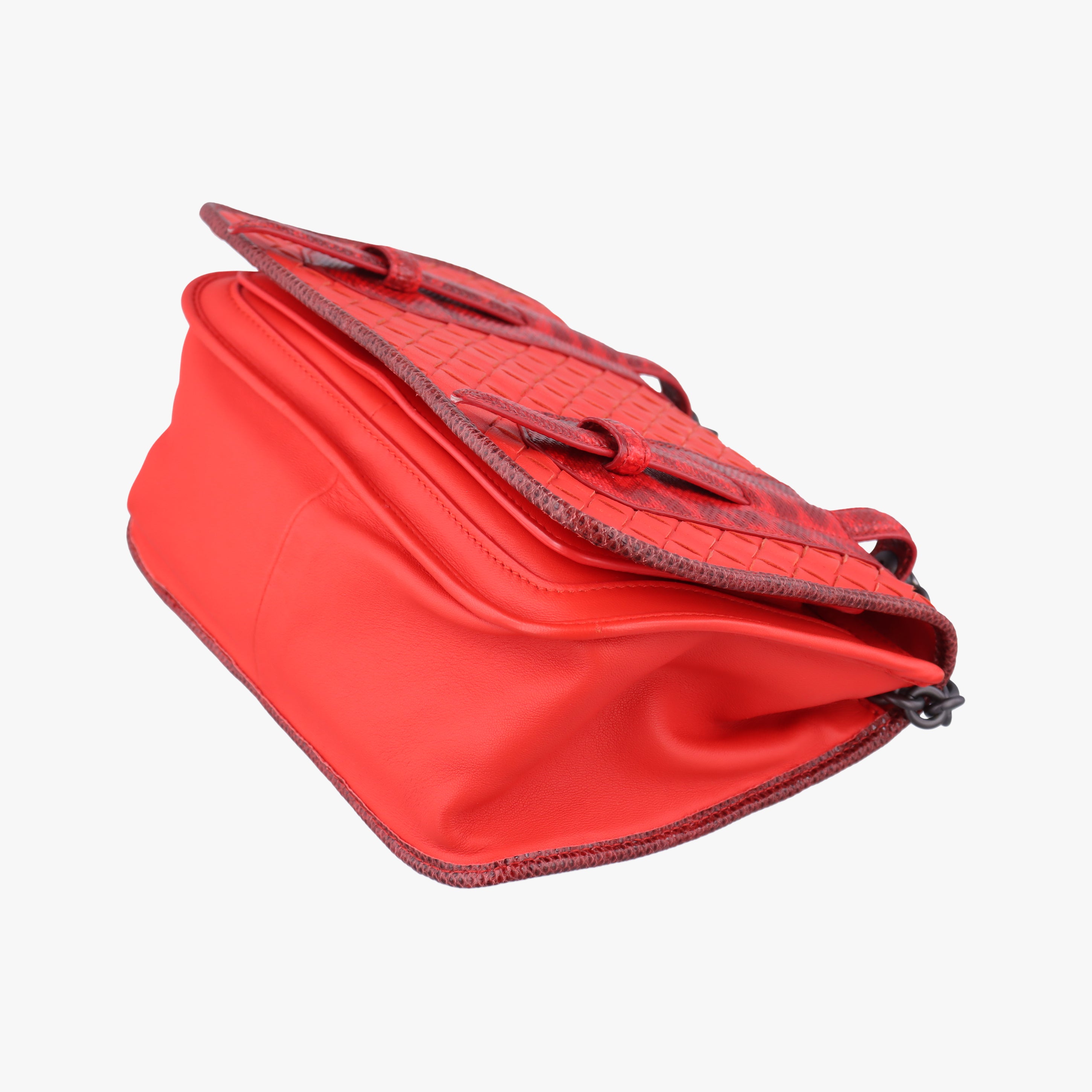 Pre-owned Bottega Veneta Intrecciato Red lambskin  shoulderbag | stylenewstar
