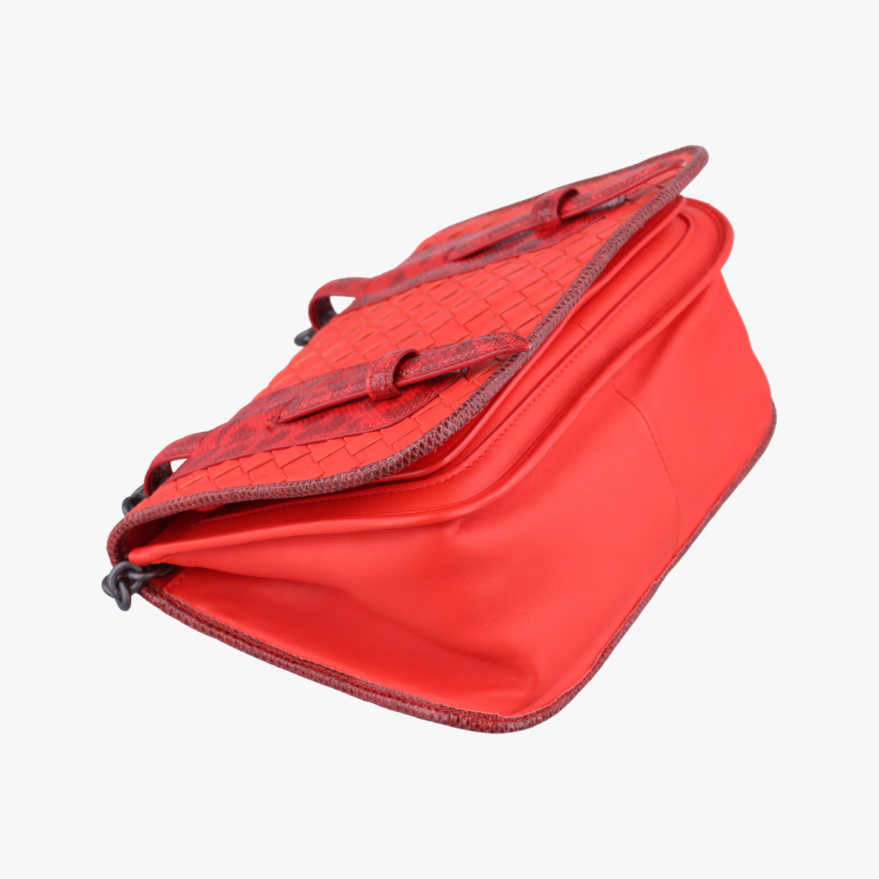 Pre-owned Bottega Veneta Intrecciato Red lambskin  shoulderbag | stylenewstar