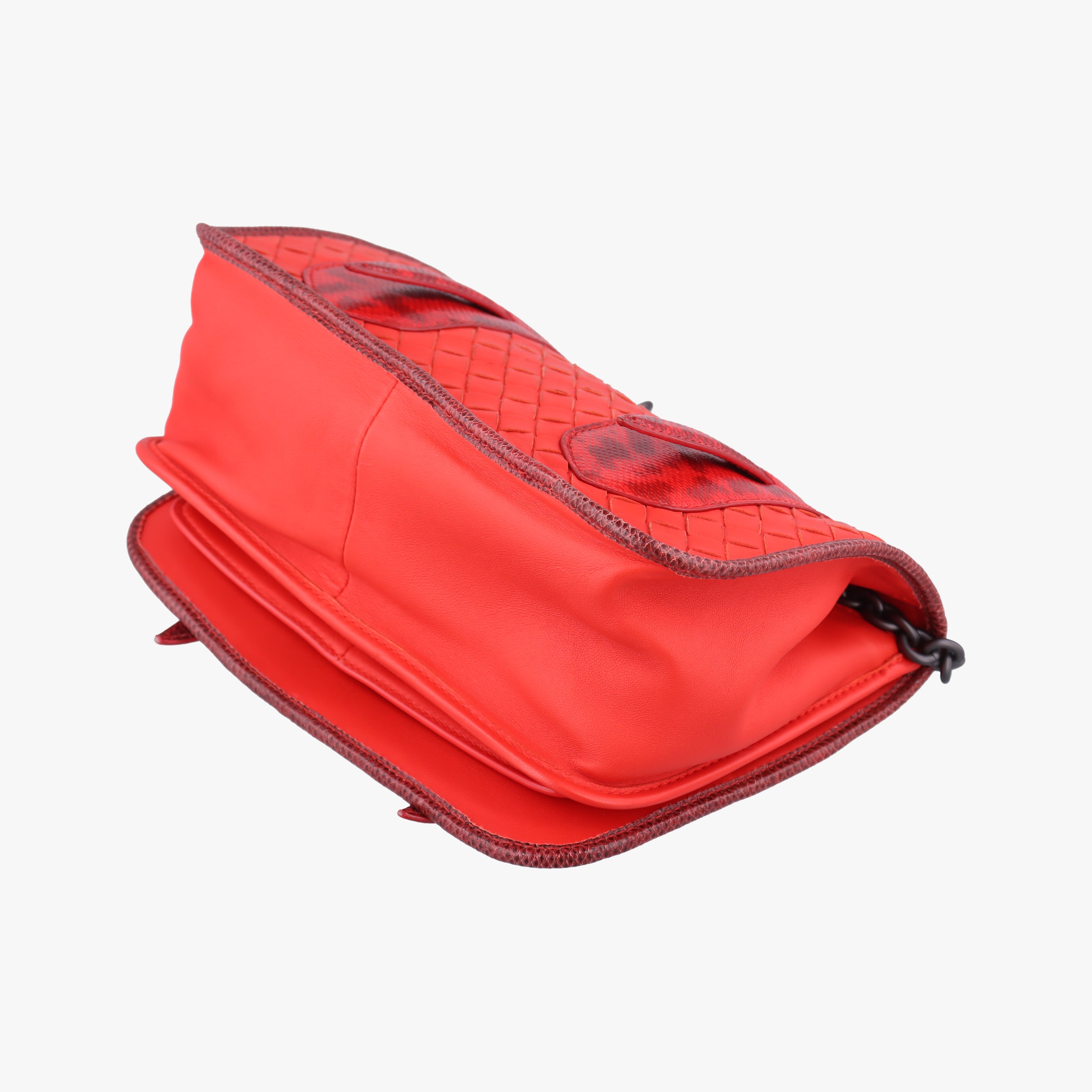 Pre-owned Bottega Veneta Intrecciato Red lambskin  shoulderbag | stylenewstar