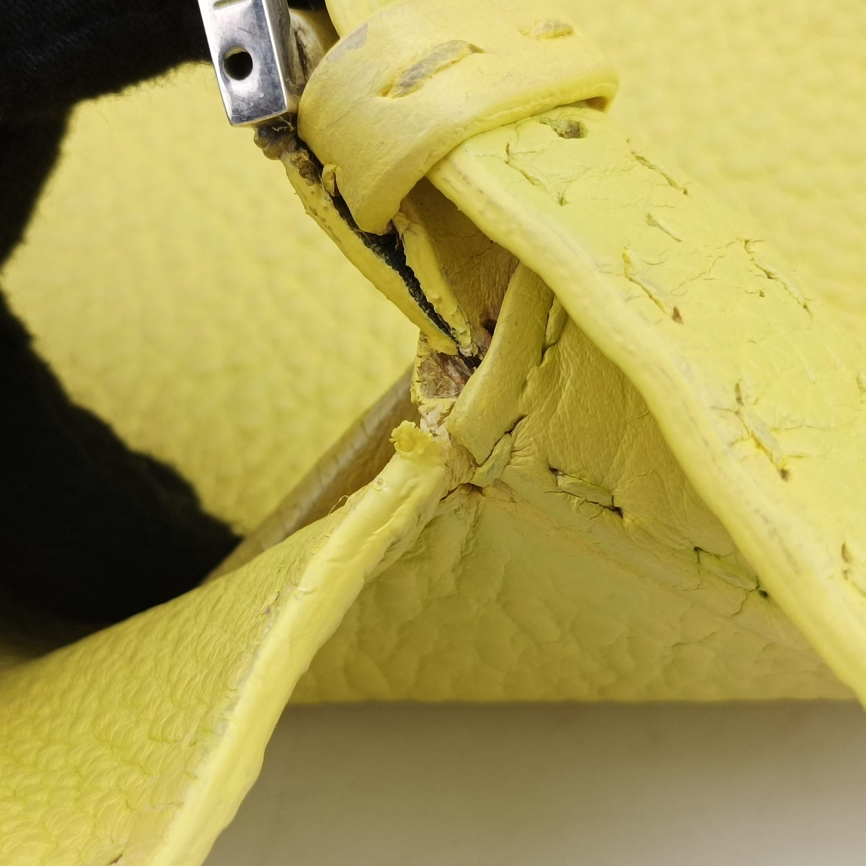 Pre-owned Fendi BAGUETTE Yellow Leather  shoulderbag | stylenewstar