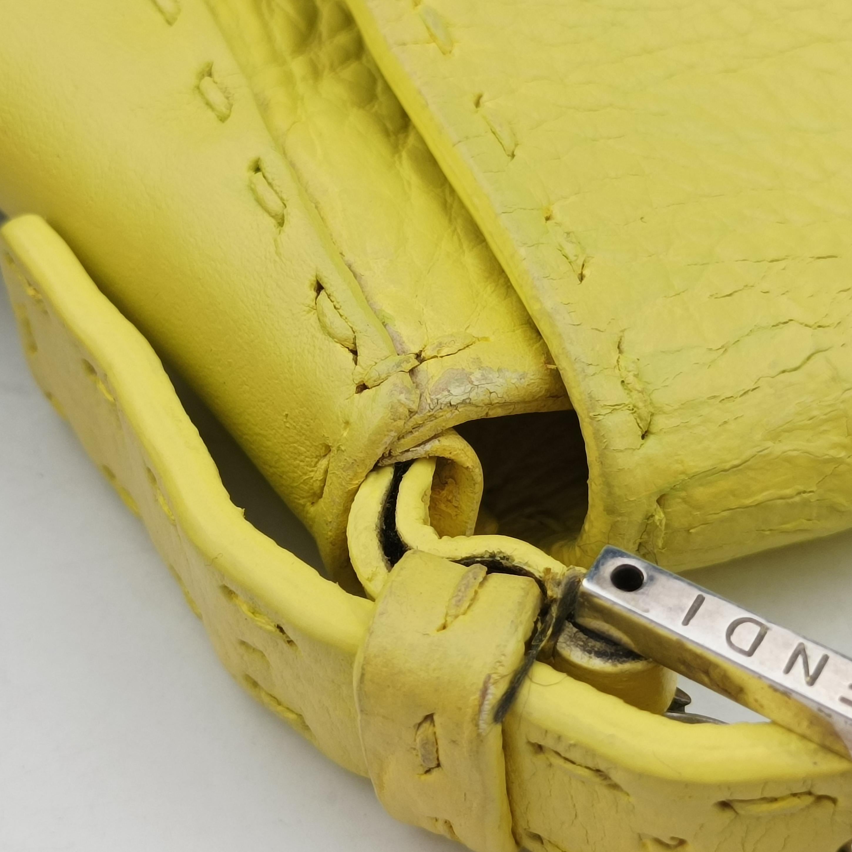 Pre-owned Fendi BAGUETTE Yellow Leather  shoulderbag | stylenewstar