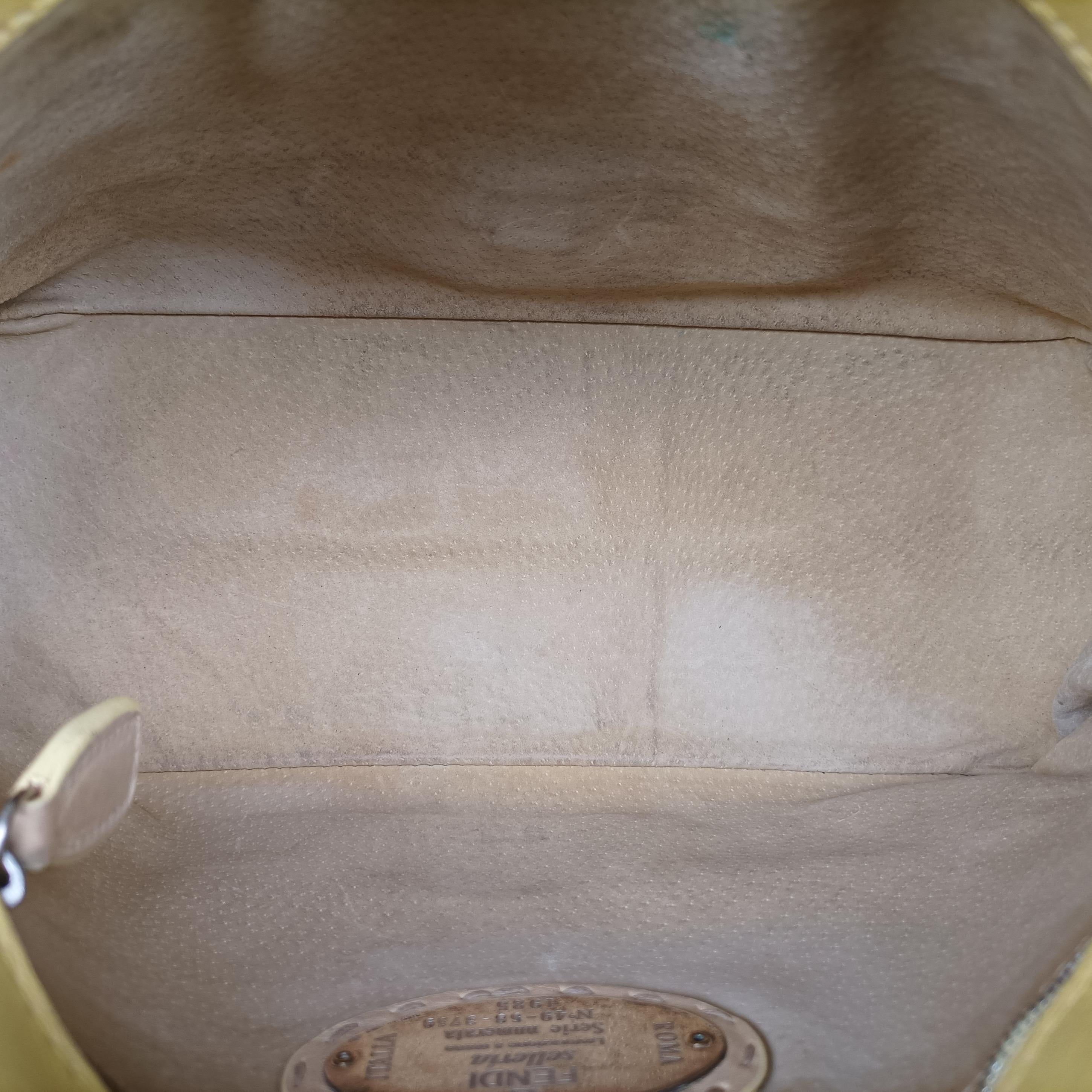 Pre-owned Fendi BAGUETTE Yellow Leather  shoulderbag | stylenewstar