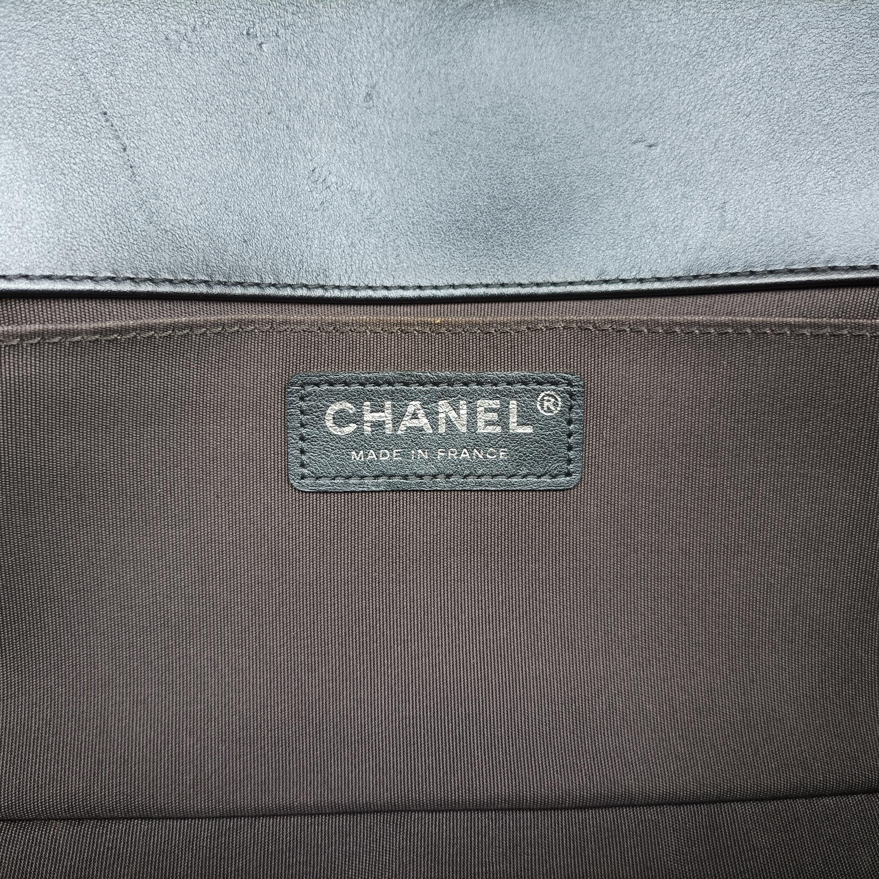 Secondhand Chanel BOY CHANEL Blue leather A67086 shoulderbag | stylenewstar