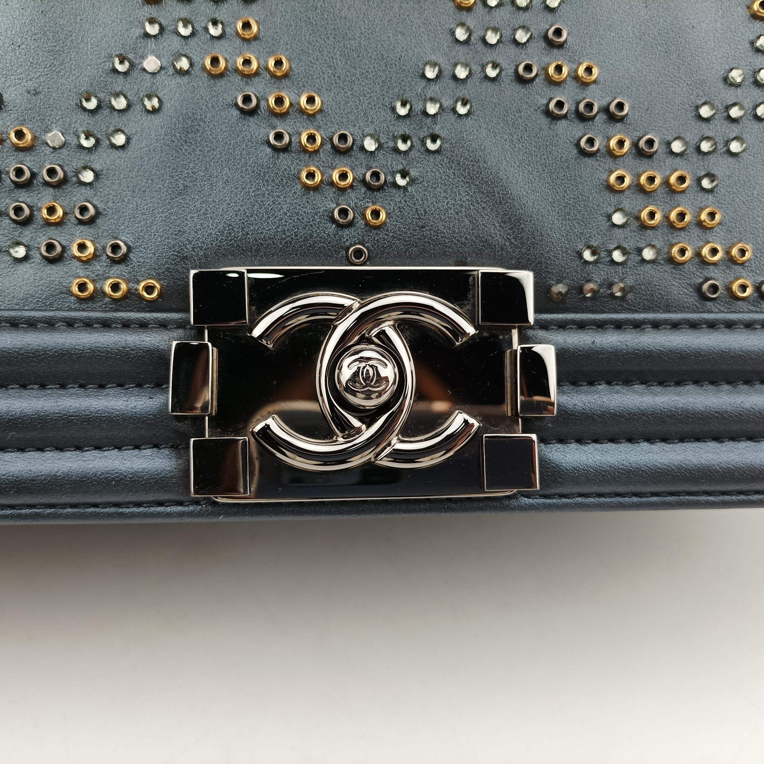 Secondhand Chanel BOY CHANEL Blue leather A67086 shoulderbag | stylenewstar
