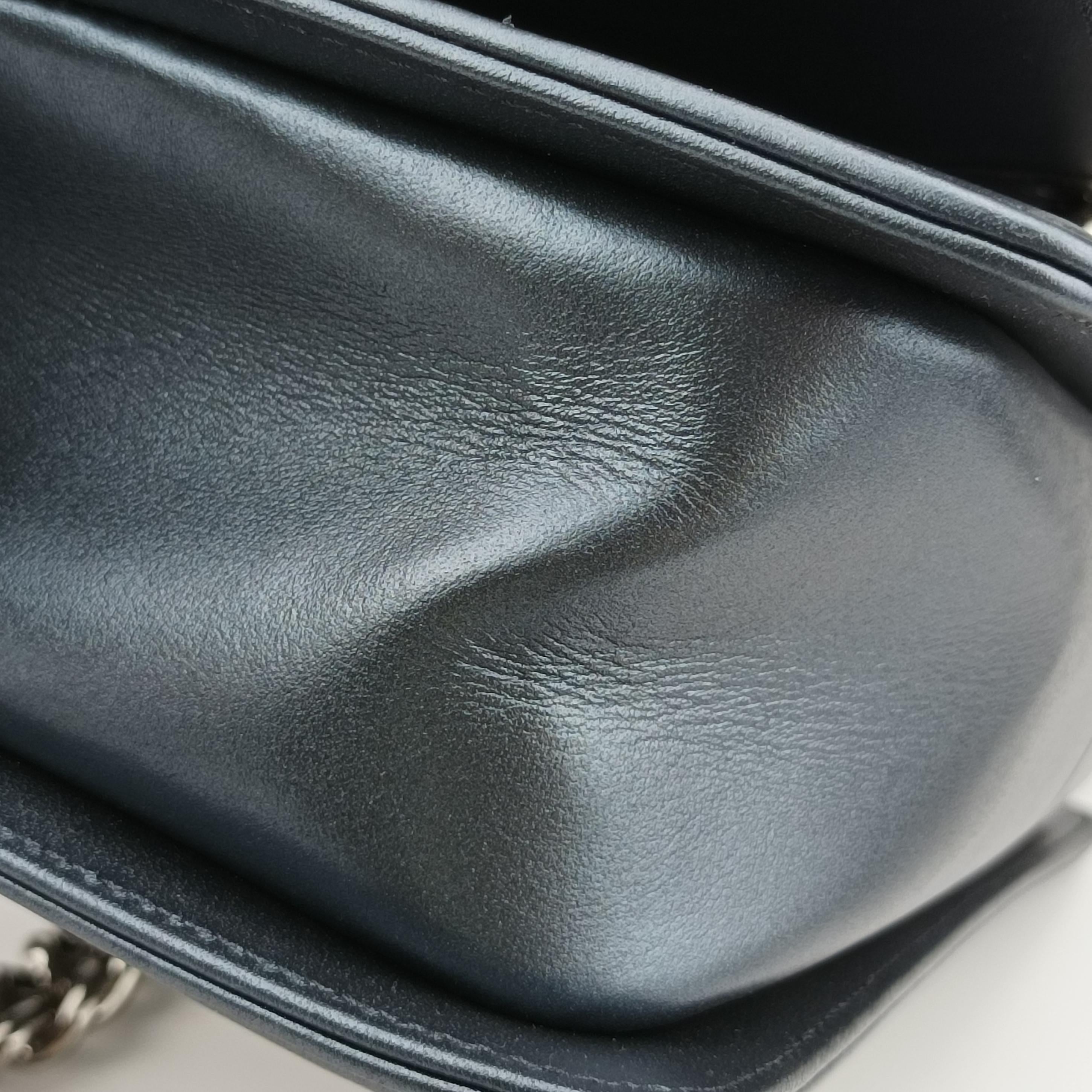 Secondhand Chanel BOY CHANEL Blue leather A67086 shoulderbag | stylenewstar