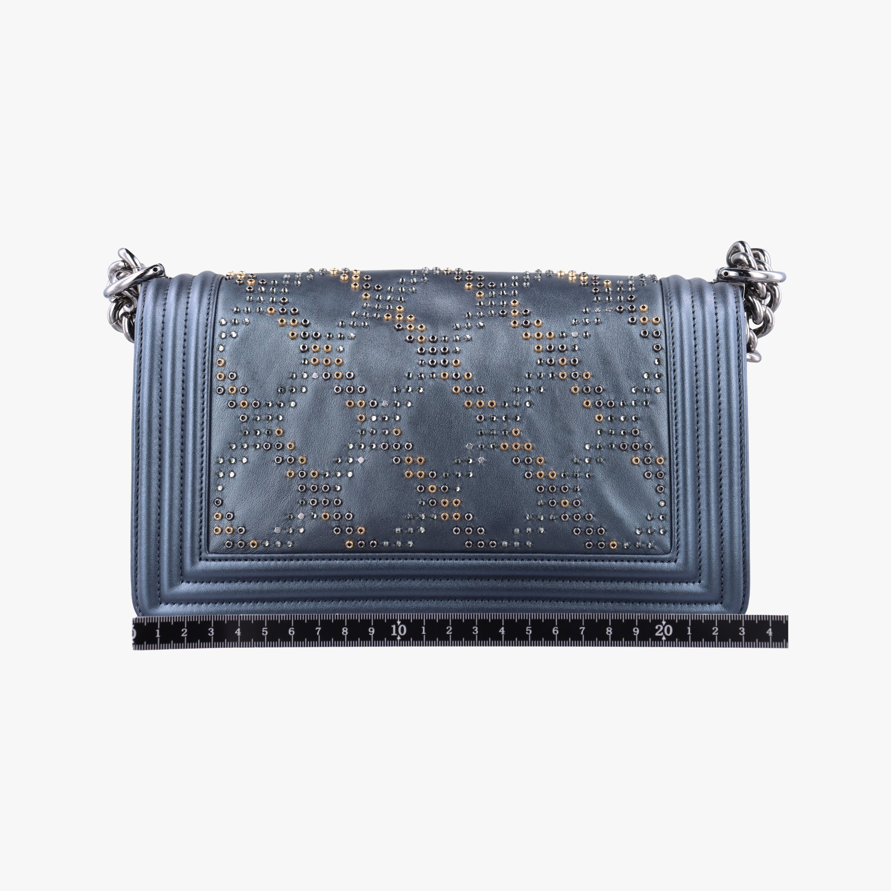 Secondhand Chanel BOY CHANEL Blue leather A67086 shoulderbag | stylenewstar