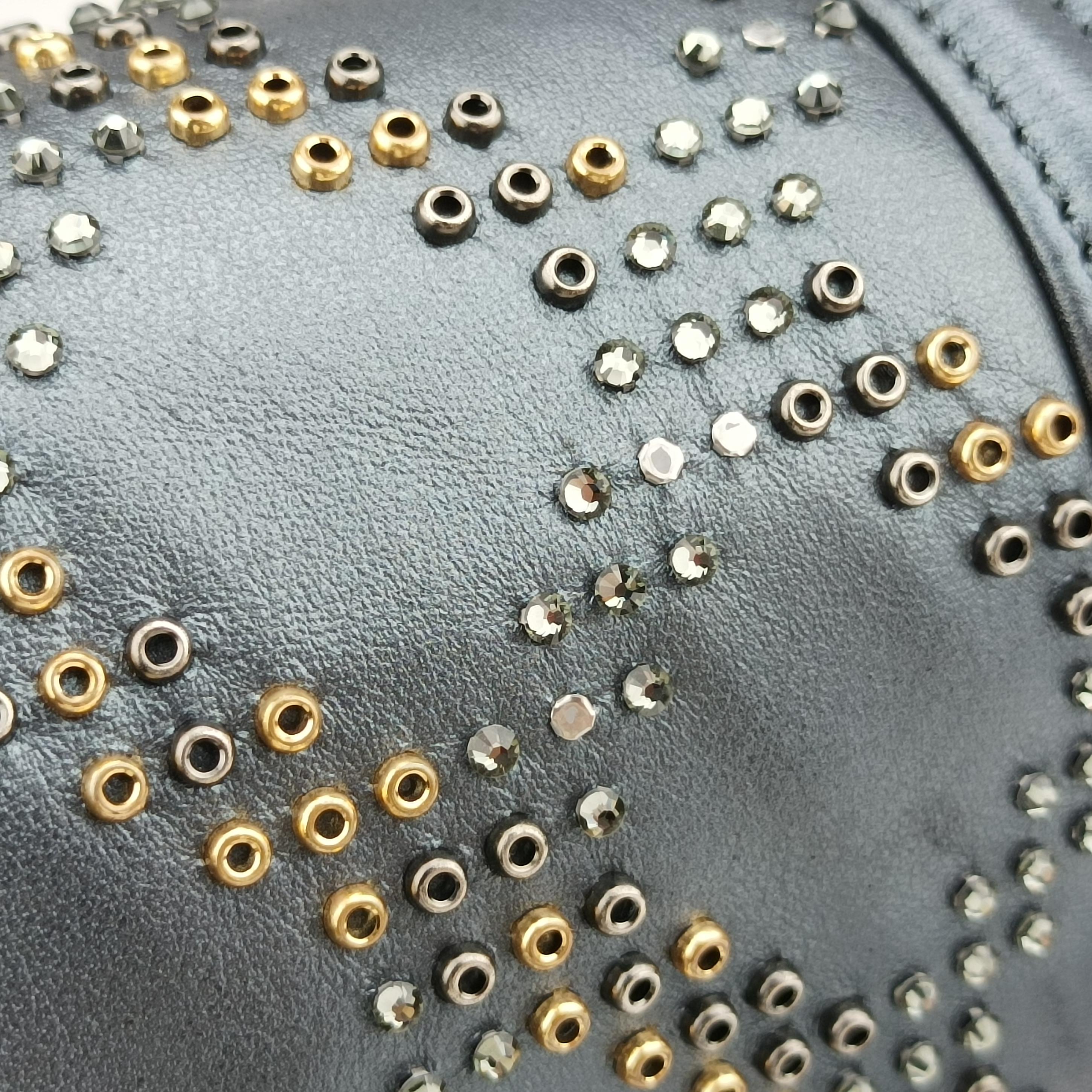 Secondhand Chanel BOY CHANEL Blue leather A67086 shoulderbag | stylenewstar