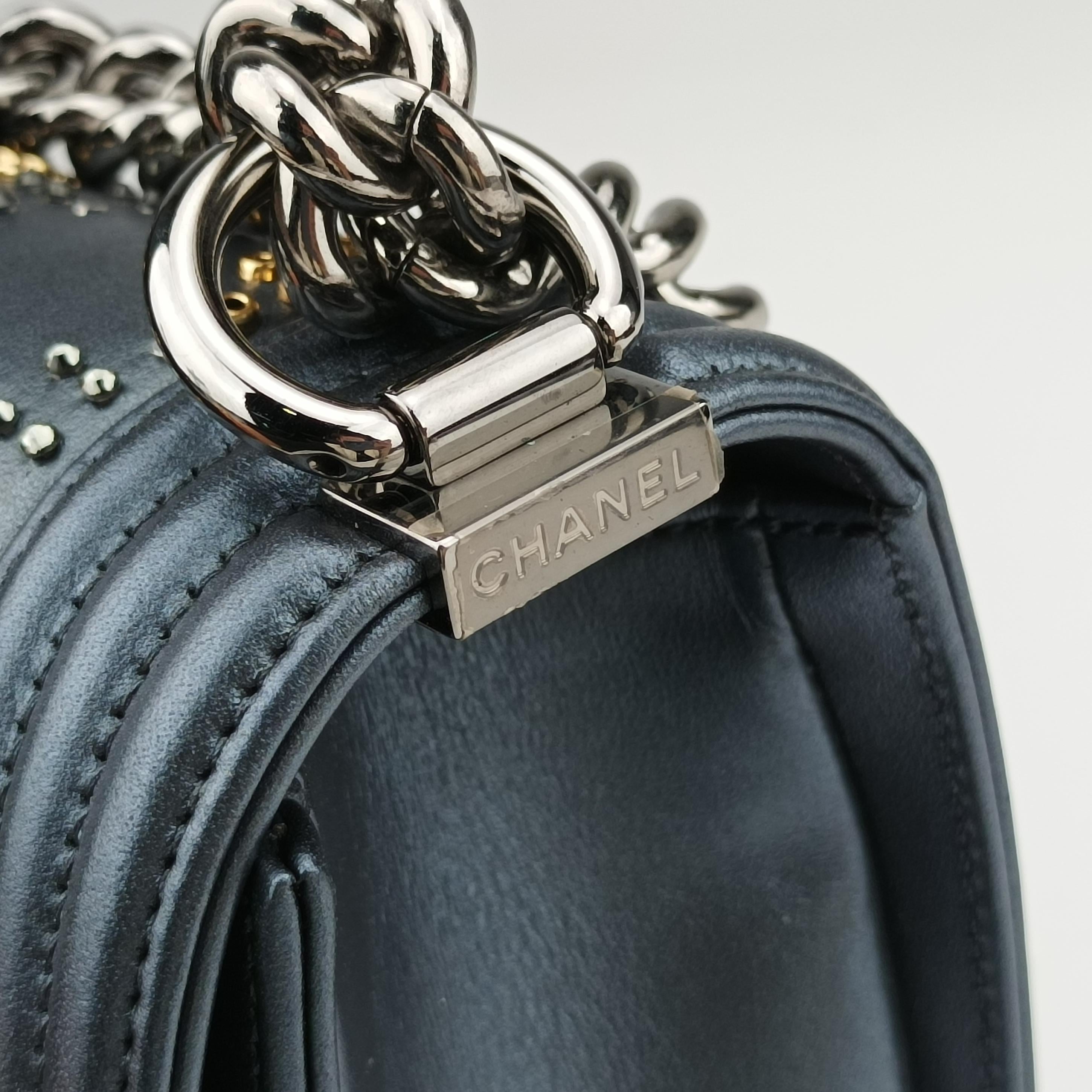 Secondhand Chanel BOY CHANEL Blue leather A67086 shoulderbag | stylenewstar