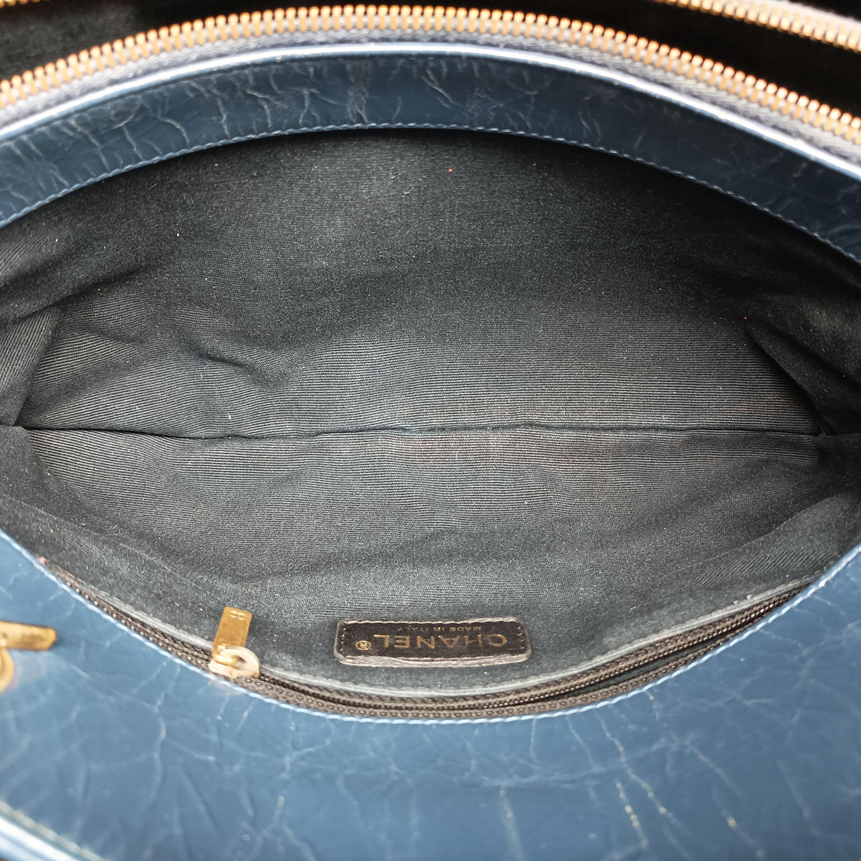 Pre-owned Chanel 2.55 Matelasse Navy Leather A66817 shoulderbag | stylenewstar