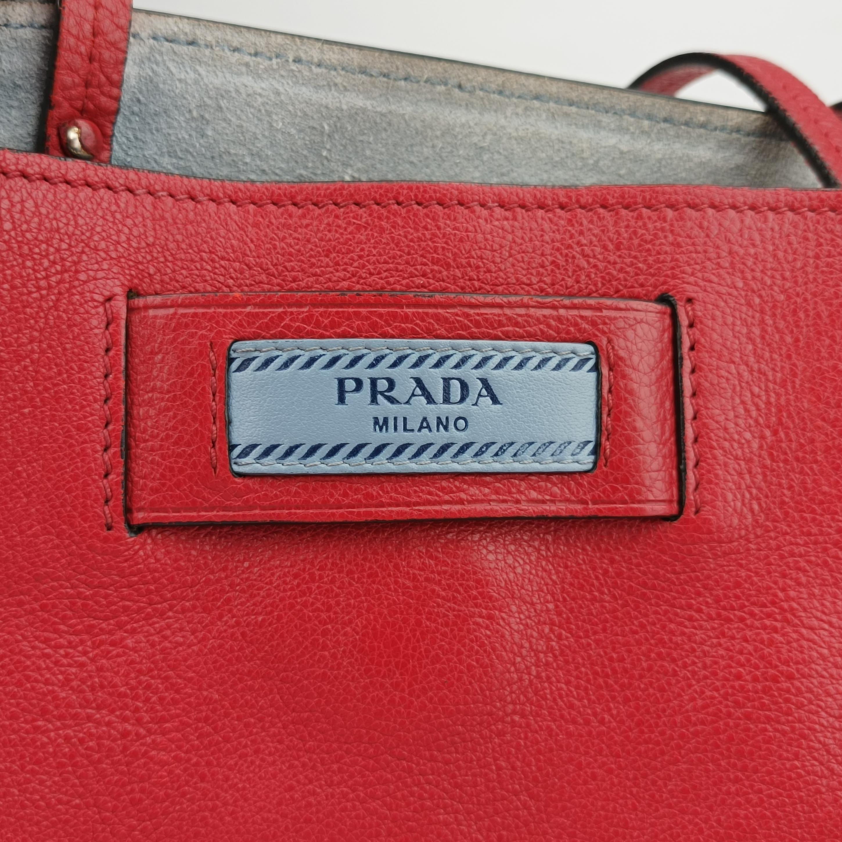 Pre-owned Prada Etiquette Red Leather 1BG122 shoulderbag | stylenewstar