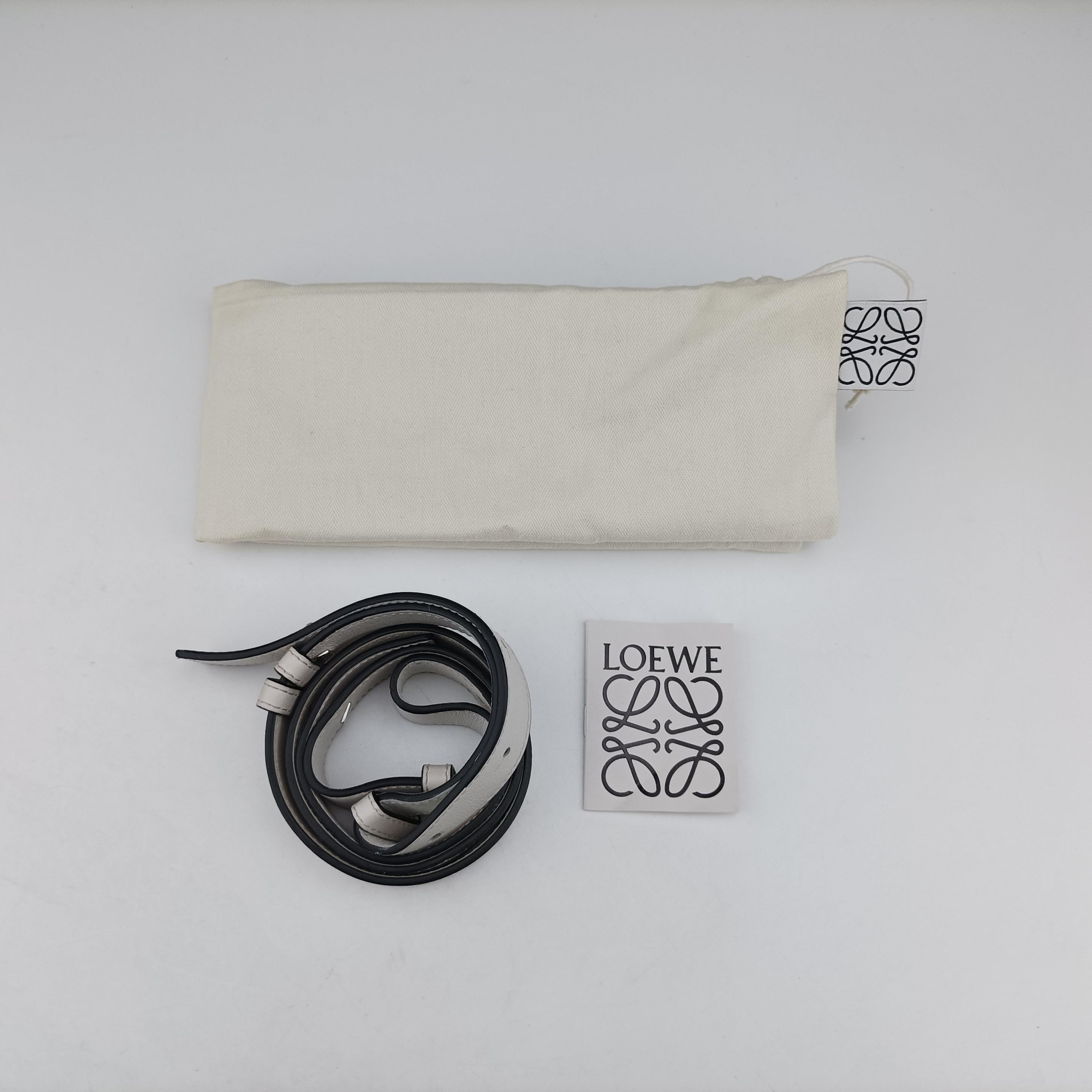Vintage Loewe Hammock White Leather  shoulderbag | stylenewstar