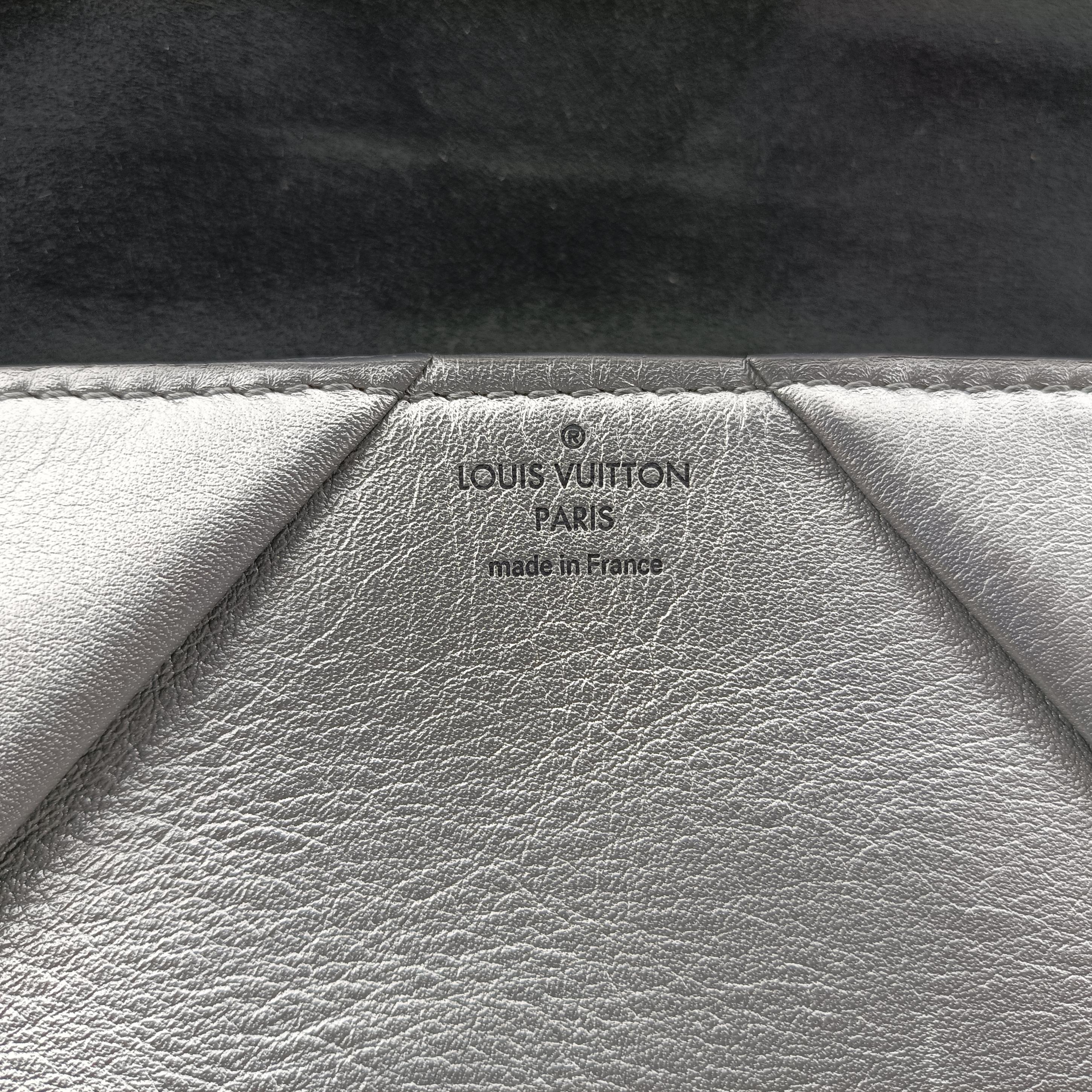 Pre-owned Louis Vuitton Love Note Silver Leather M54872 shoulderbag | stylenewstar