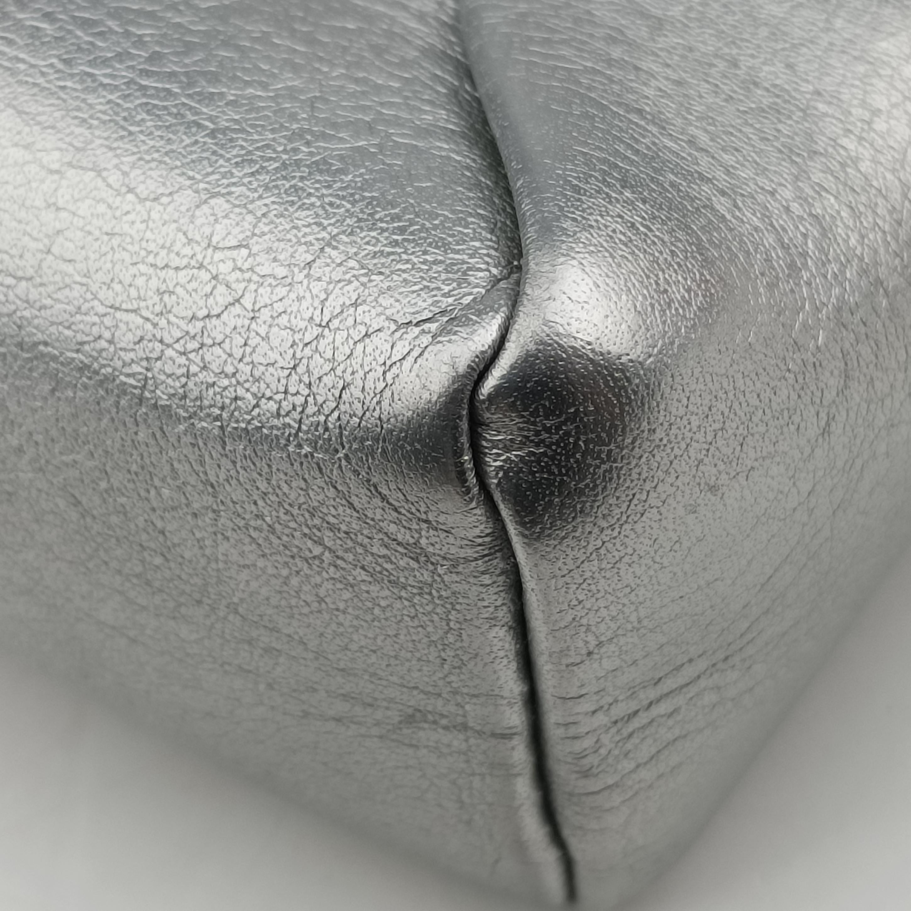 Pre-owned Louis Vuitton Love Note Silver Leather M54872 shoulderbag | stylenewstar