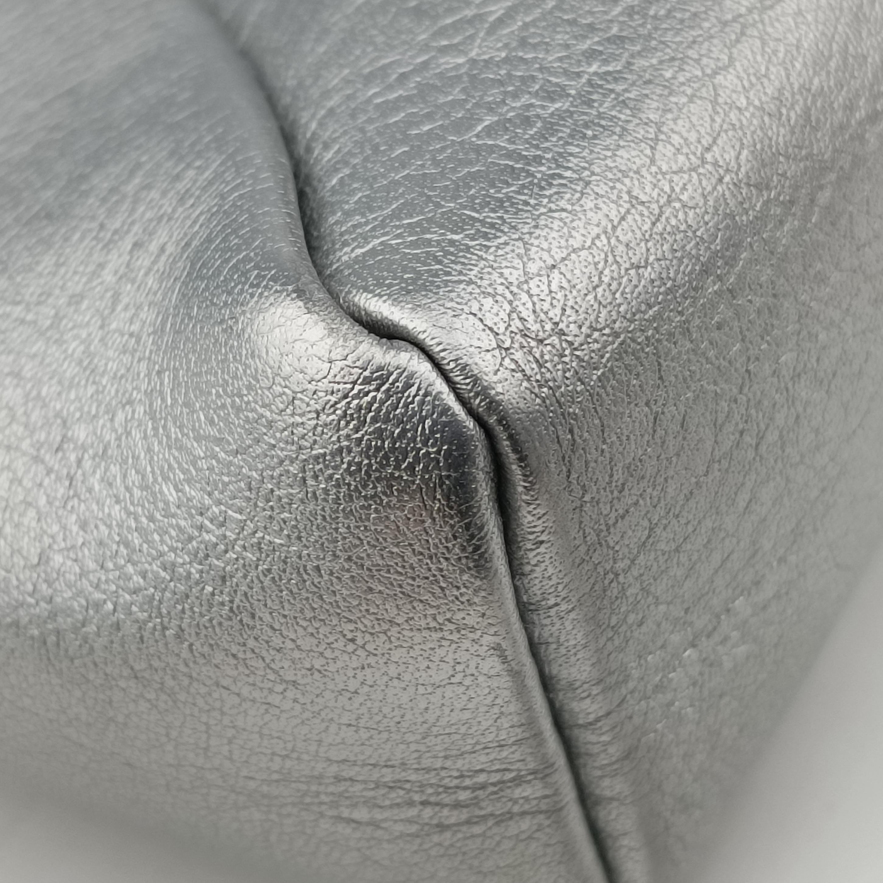 Pre-owned Louis Vuitton Love Note Silver Leather M54872 shoulderbag | stylenewstar