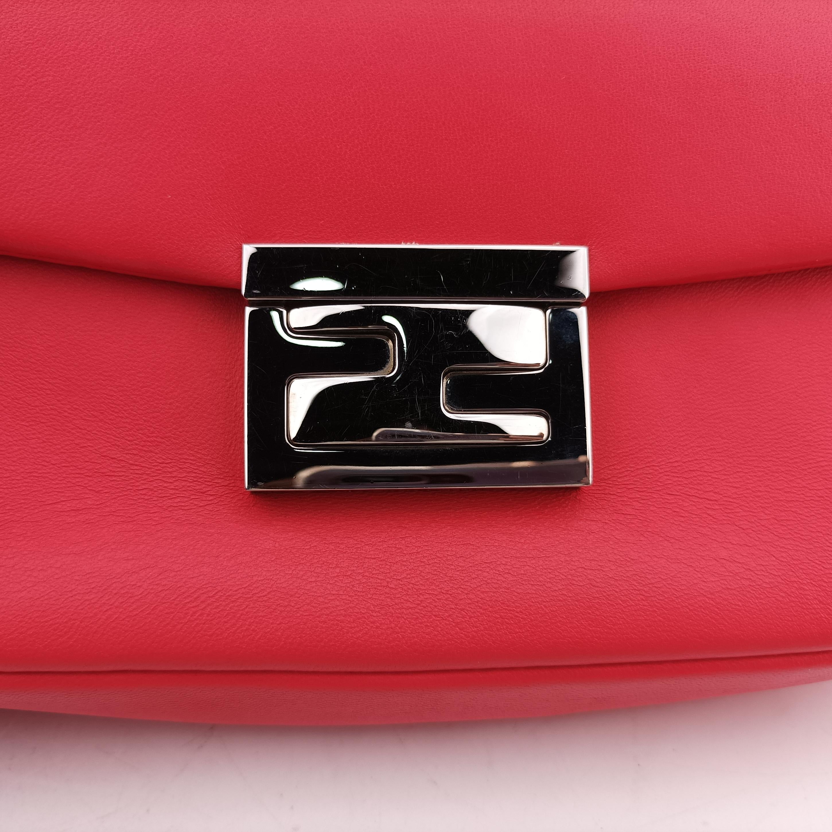 Pre-owned Fendi Mini Be Baguette Orange Leather 8M0315 shoulderbag | stylenewstar