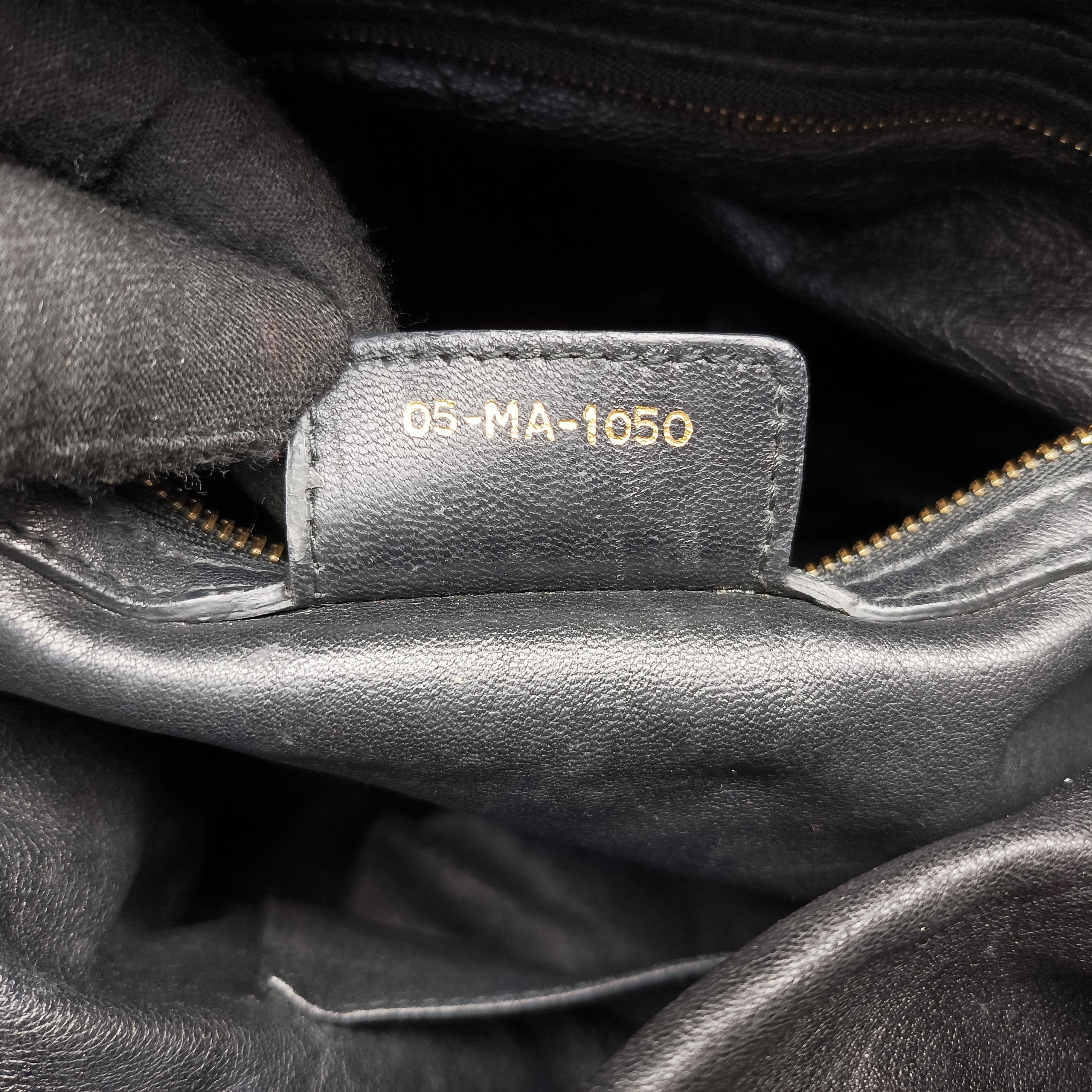 Pre-owned Christian Dior pleated hobo Black leather  handbag | stylenewstar
